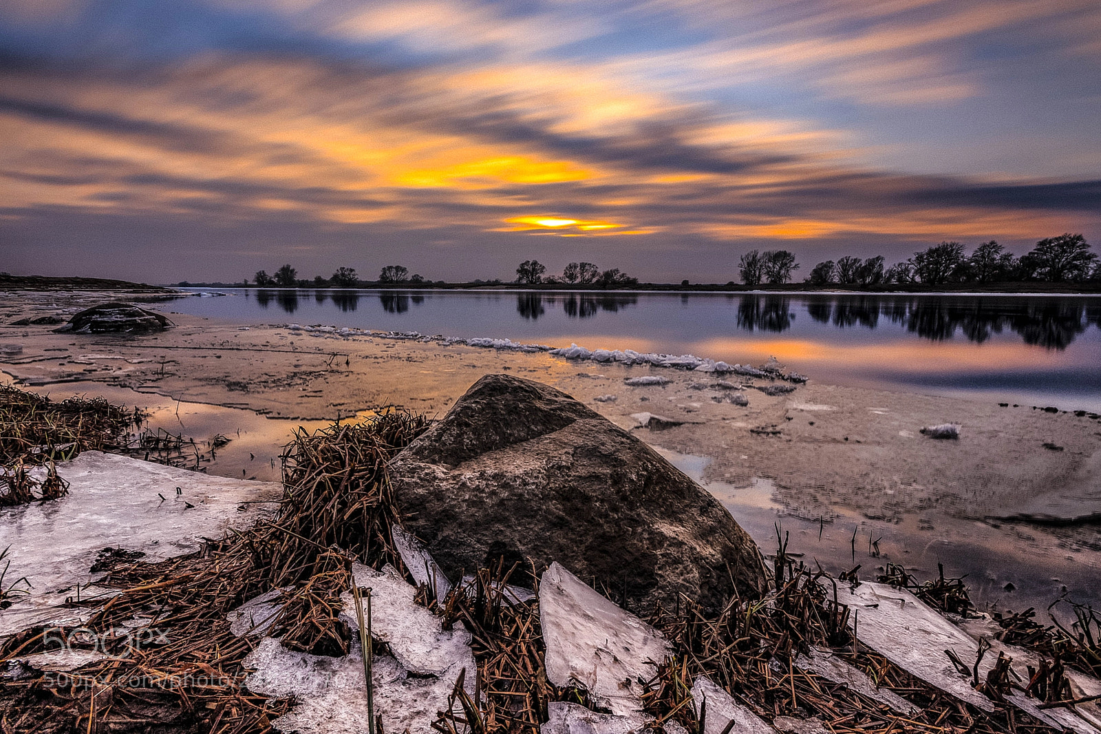 Canon EOS 700D (EOS Rebel T5i / EOS Kiss X7i) sample photo. Ice on the river photography