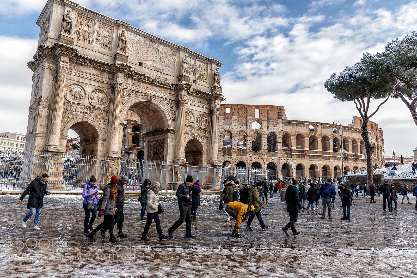 Canon EOS 6D Mark II sample photo. People walking photography