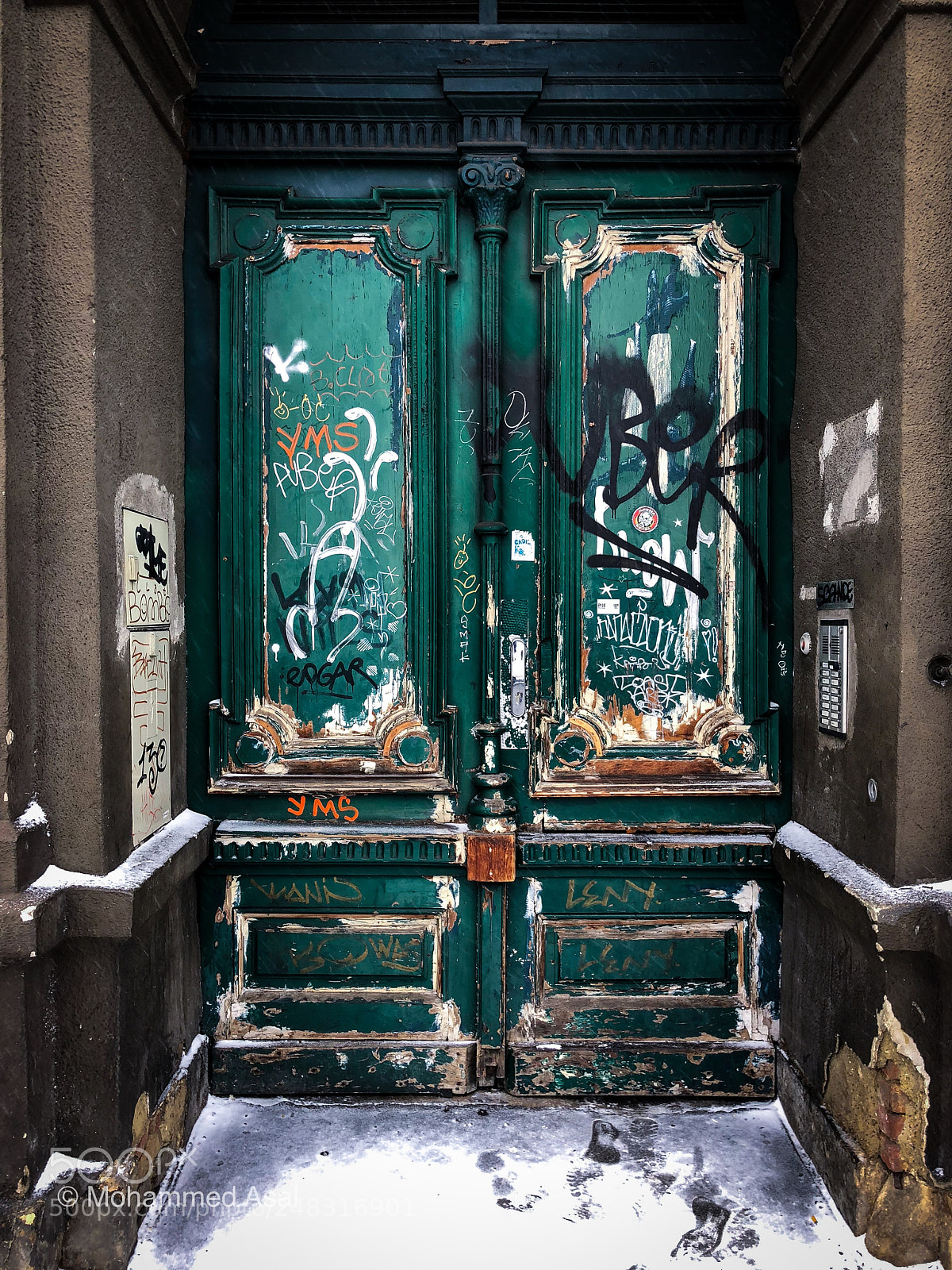 Apple iPhone X sample photo. Random door photography