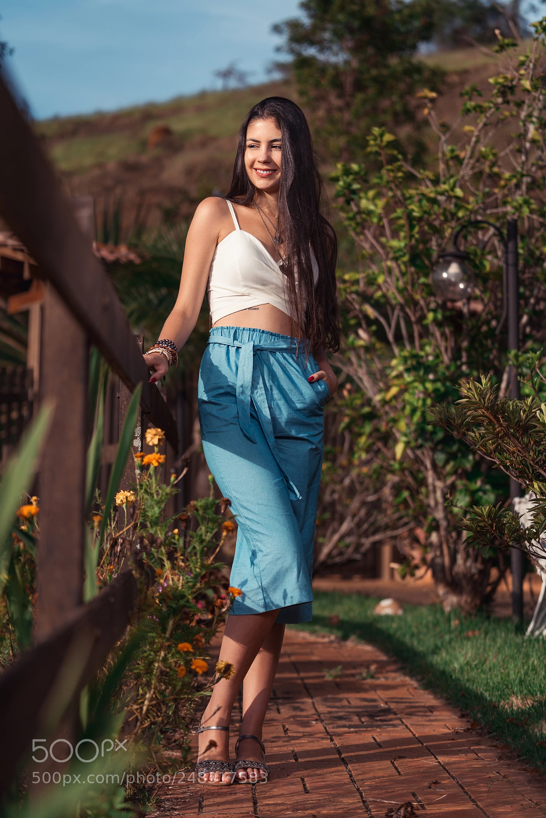 Sony a7R II sample photo. Fashion garden photography