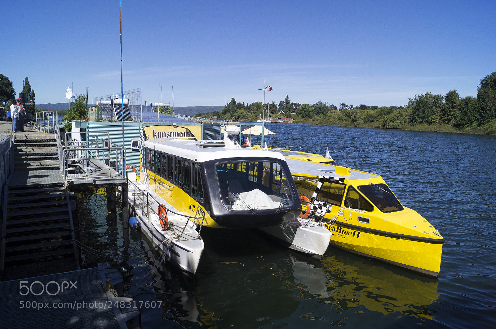 Sony SLT-A37 sample photo. Electric boat photography