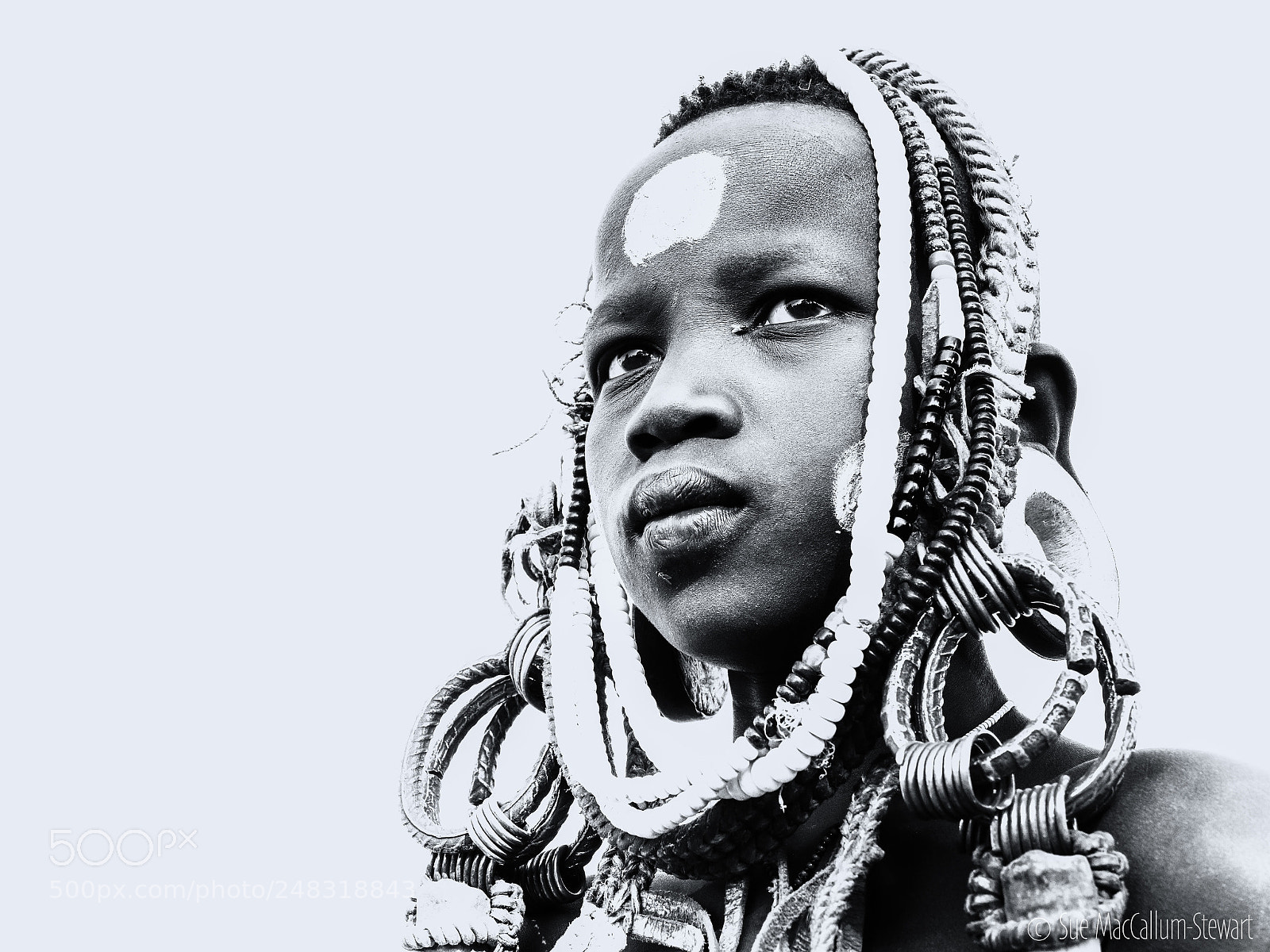 Olympus OM-D E-M1 Mark II sample photo. Mursi girl photography