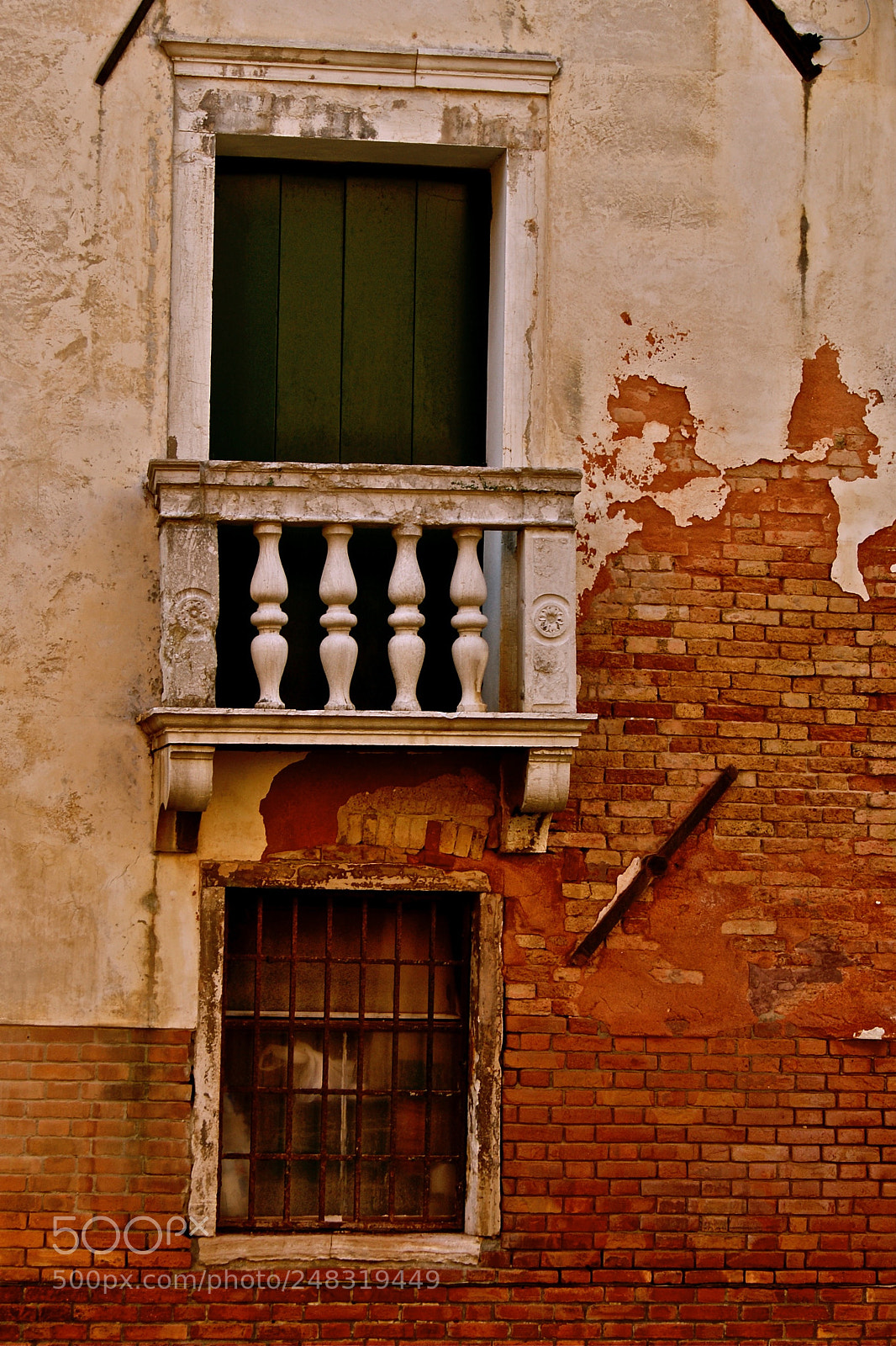 Sony Alpha DSLR-A330 sample photo. Italian light photography