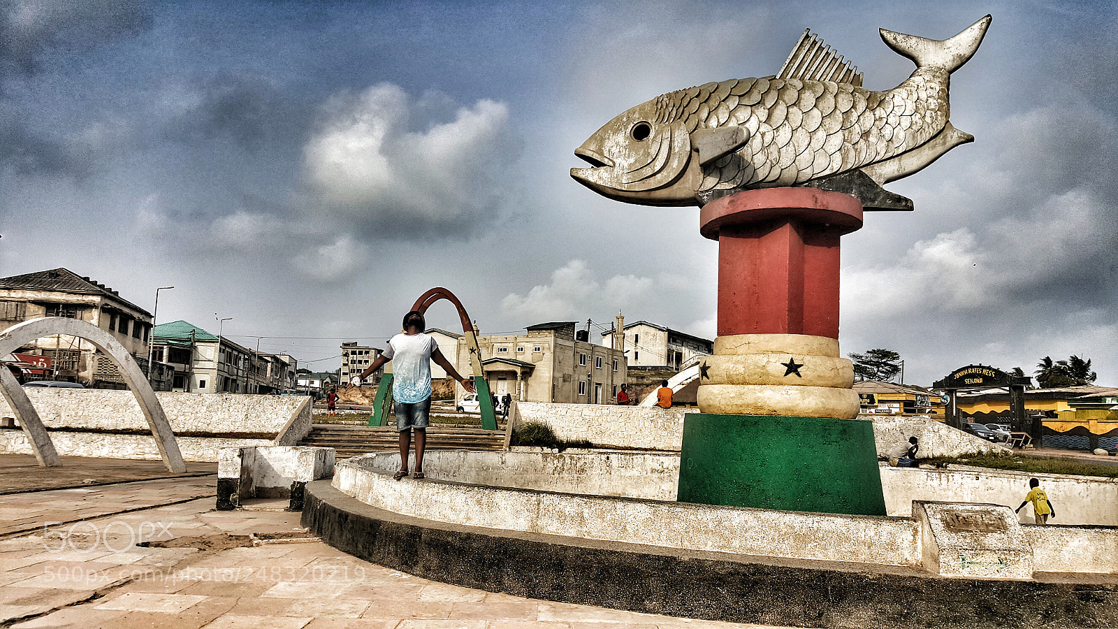 Samsung Galaxy S6 sample photo. Around the fish photography