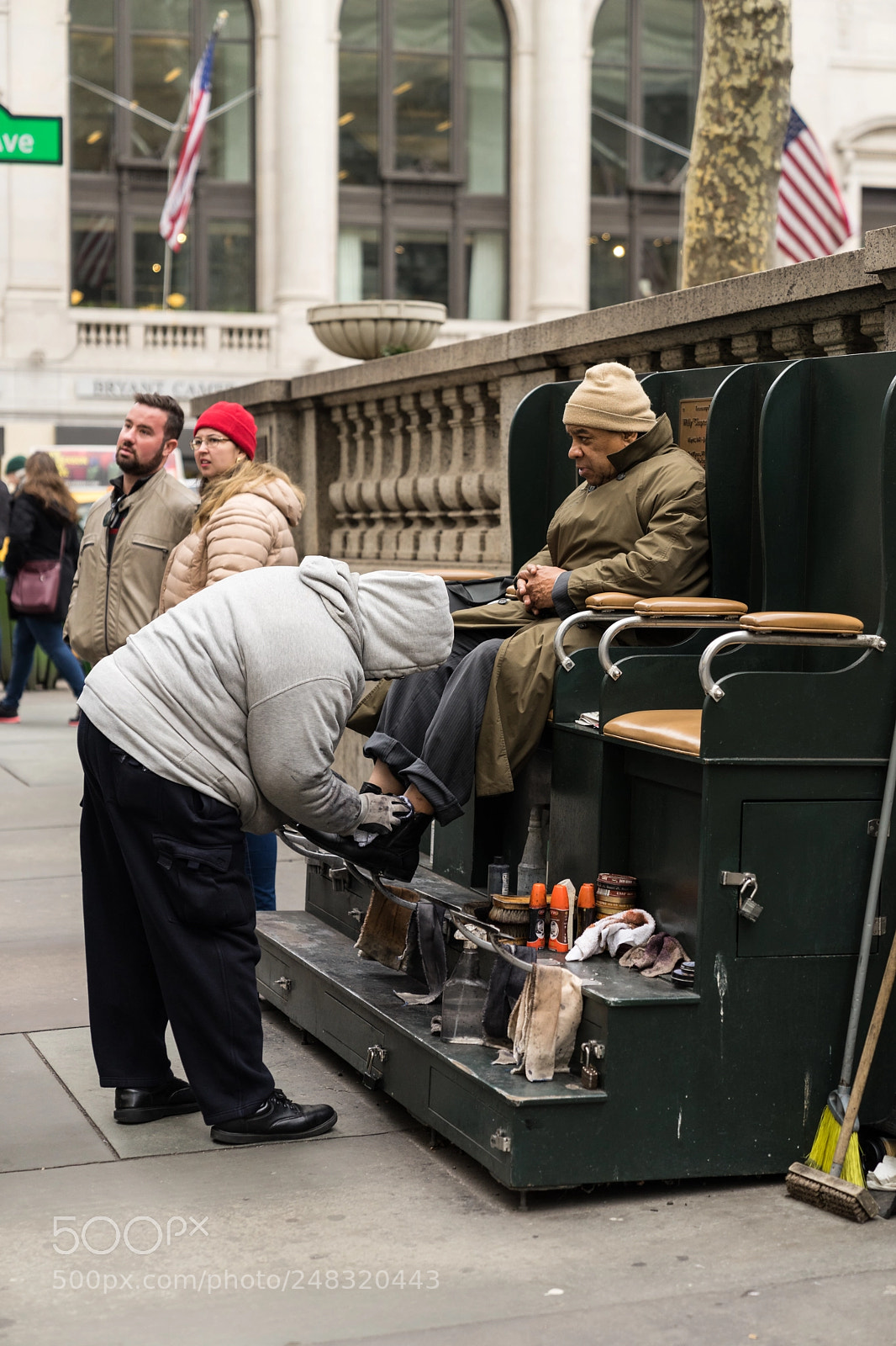 Sony a7 II sample photo. Shoeshiner in new york photography