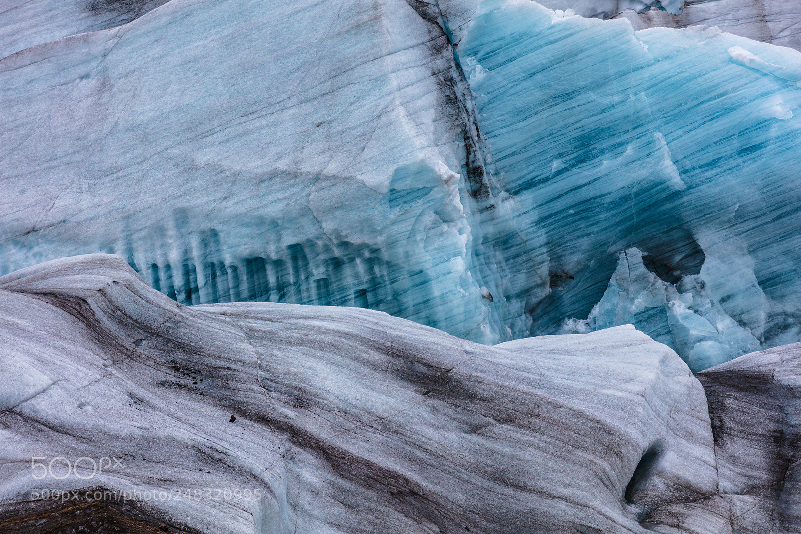 Canon EOS 5DS R sample photo. Different shades of ice photography