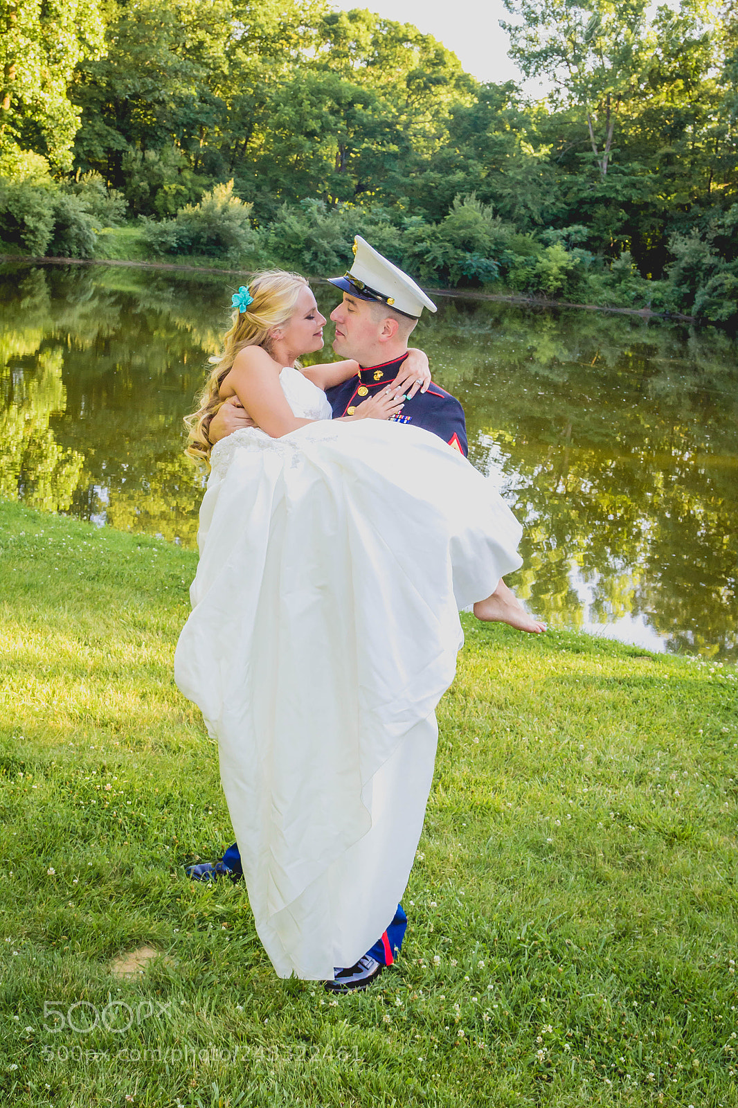 Canon EOS 1200D (EOS Rebel T5 / EOS Kiss X70 / EOS Hi) sample photo. Wedding by a lake photography