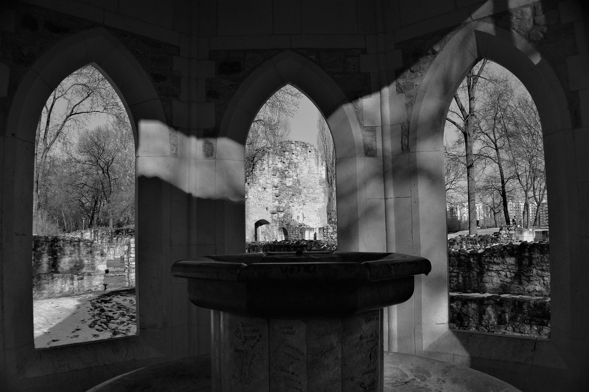 Nikon D3100 sample photo. Arch chapel photography