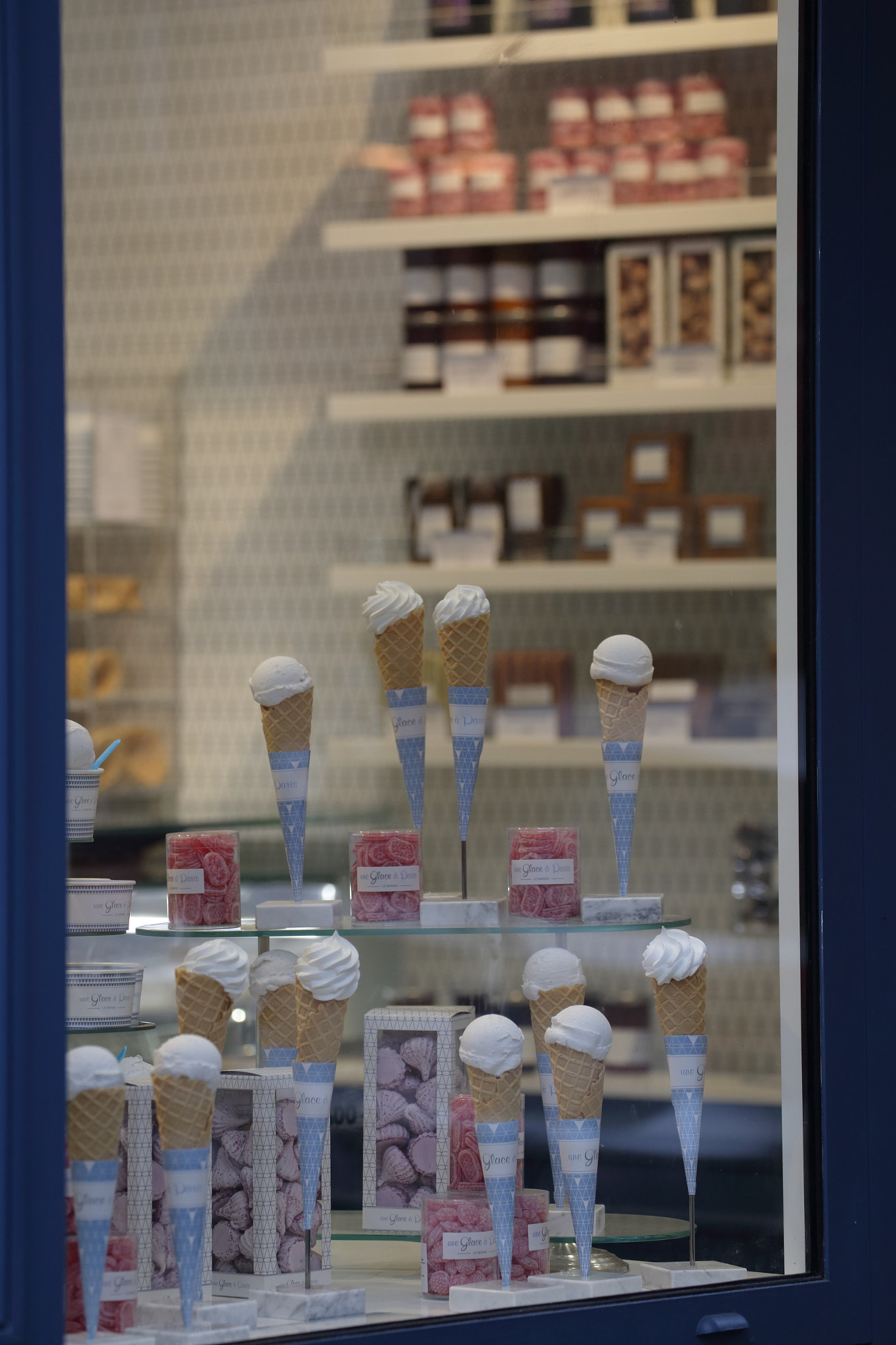 Canon EF 70-300mm F4-5.6L IS USM sample photo. Simple ice cream photography