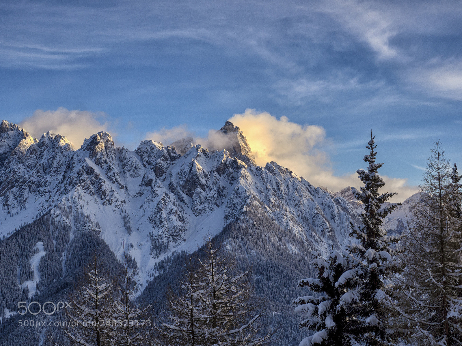 Olympus OM-D E-M10 II sample photo. Cime ventose photography