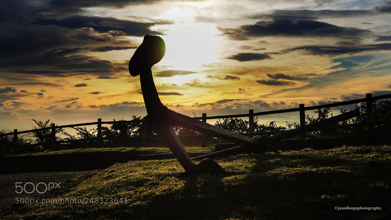 Olympus OM-D E-M10 II sample photo. El ancla , amanecer photography