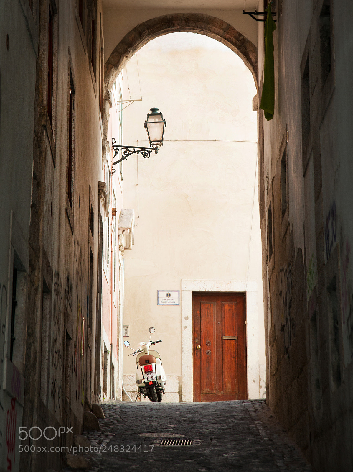 Nikon D700 sample photo. Streets of lisbon photography