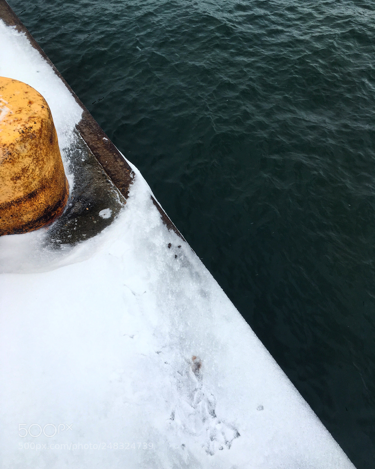 Apple iPhone SE sample photo. Snow/sea photography