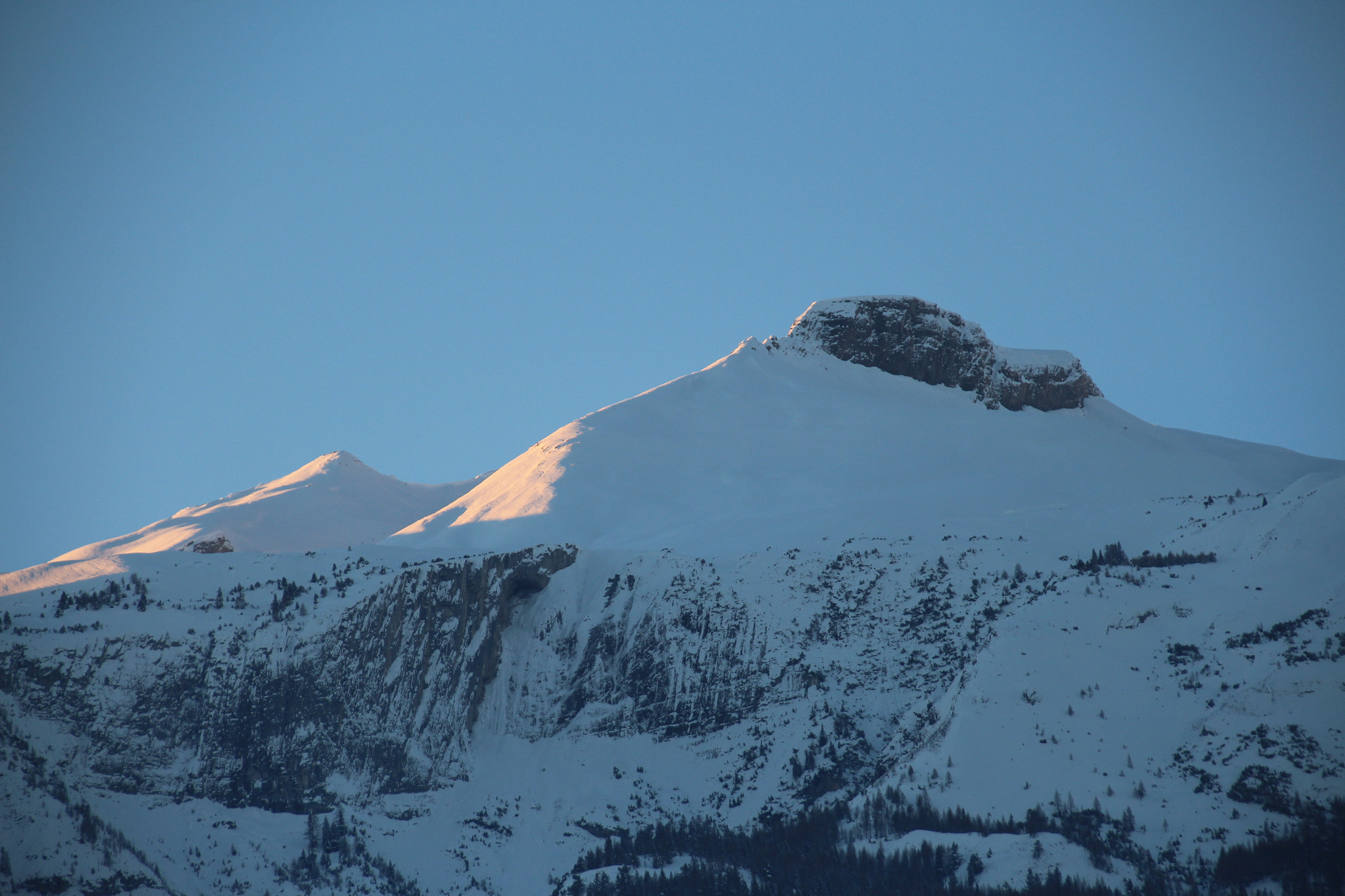 Sigma 18-250mm F3.5-6.3 DC OS HSM sample photo. Img photography