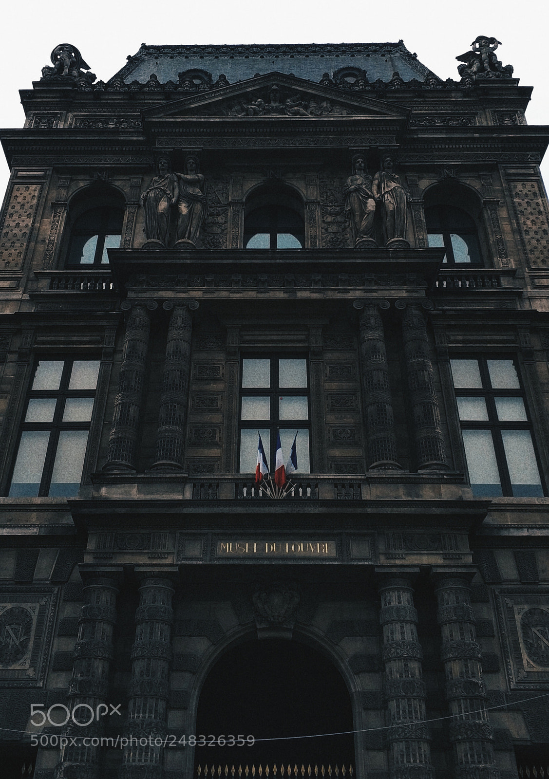 Xiaomi MI6 sample photo. Louvre architecture photography