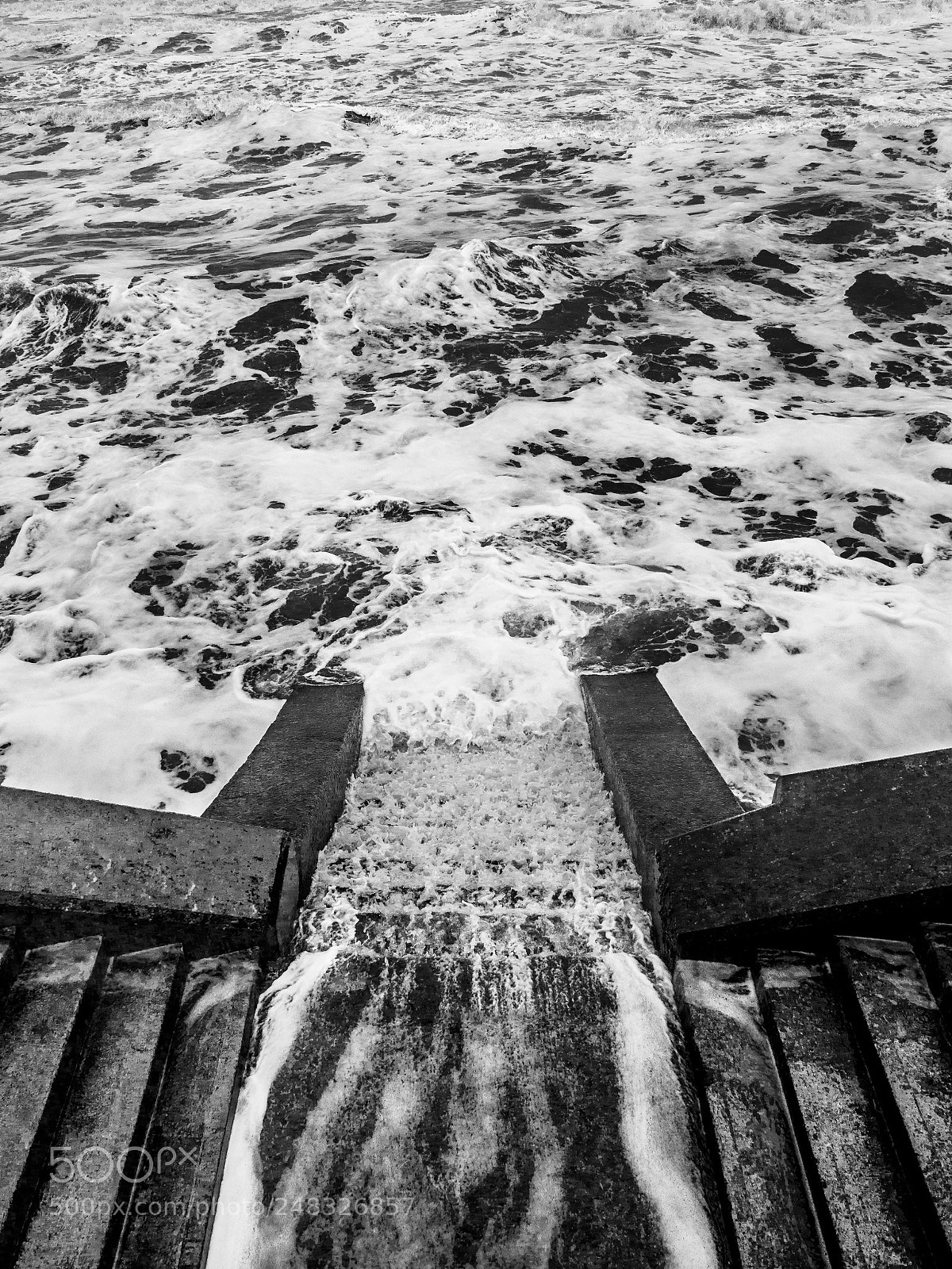 Olympus OM-D E-M1 Mark II sample photo. Sea steps photography
