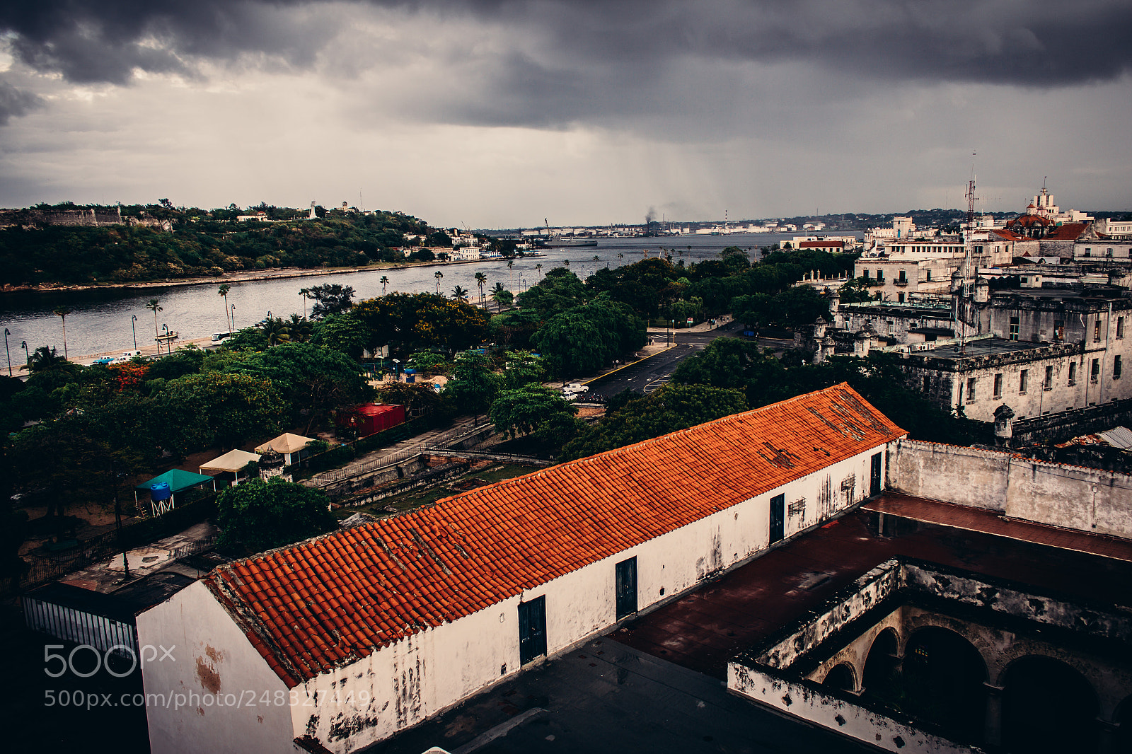 Canon EOS 550D (EOS Rebel T2i / EOS Kiss X4) sample photo. Some havana roofs photography