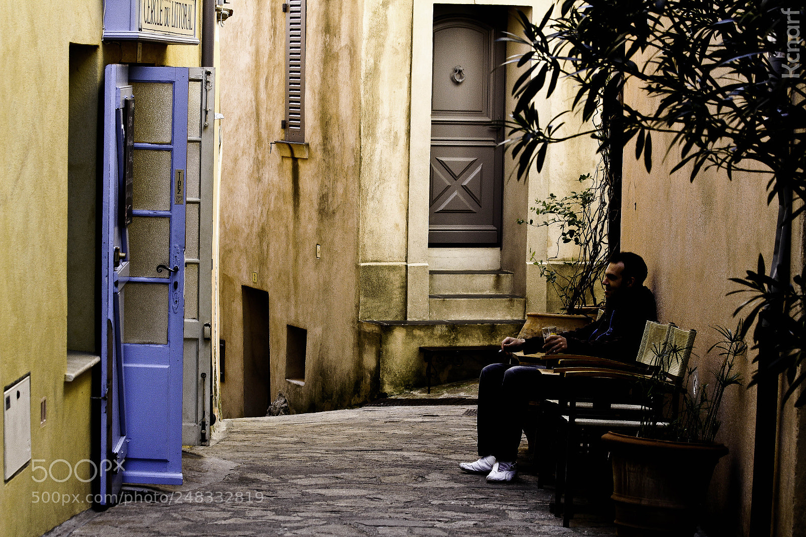 Canon EOS 60D sample photo. La porte bleue photography