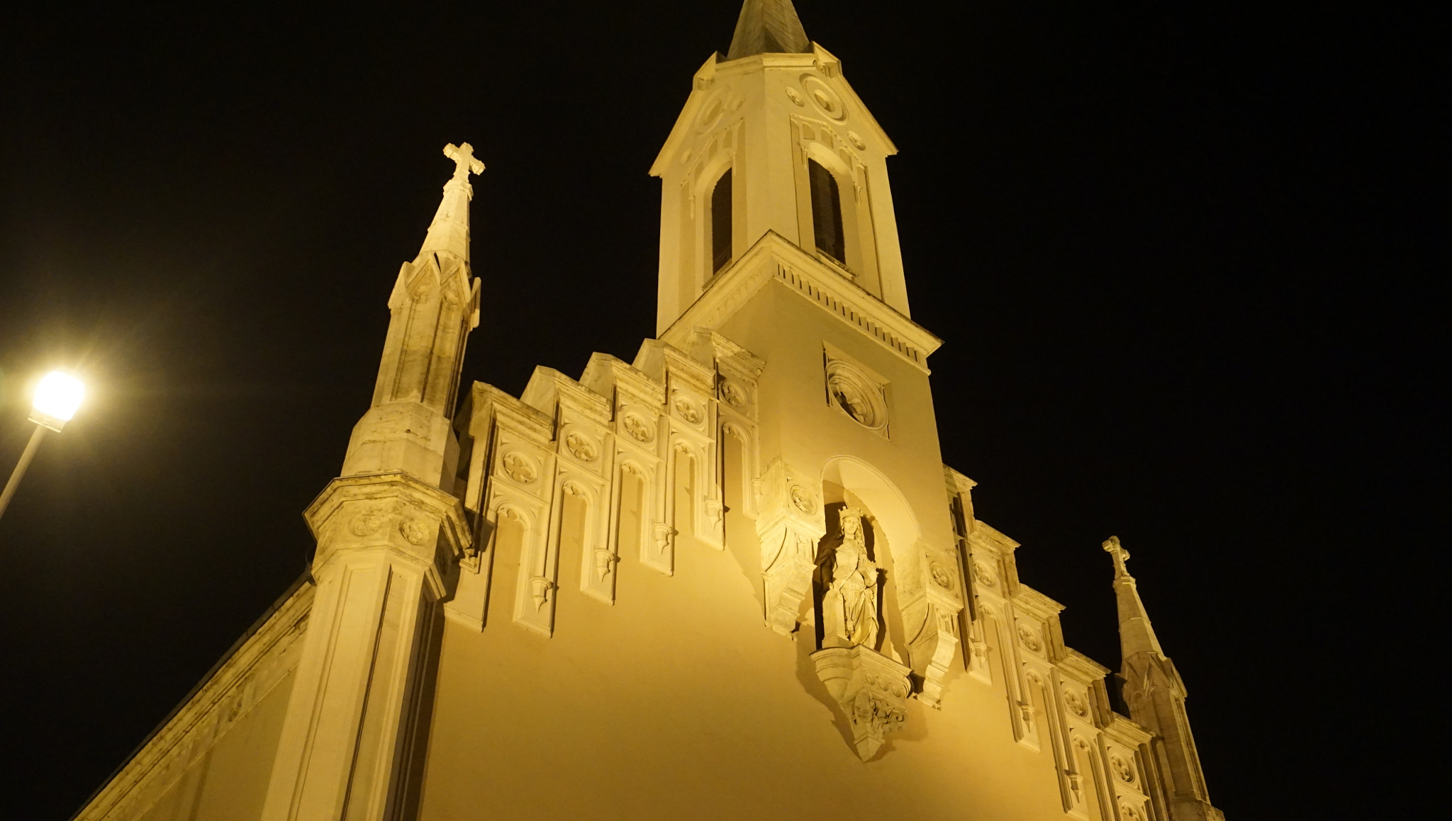 Sony a6000 + Sony E 18-50mm F4-5.6 sample photo. Budapest at night banquet for eyes ! photography