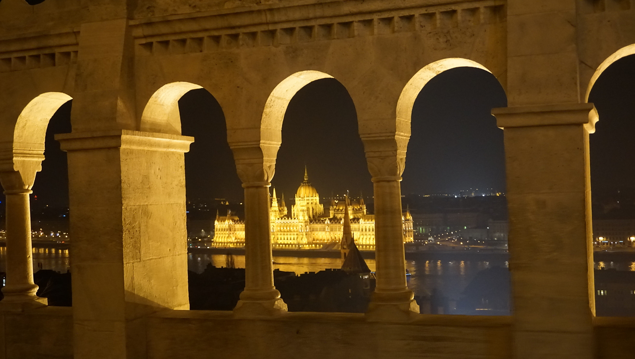 Sony a6000 + Sony E 18-50mm F4-5.6 sample photo. Budapest at night banquet for eyes ! photography