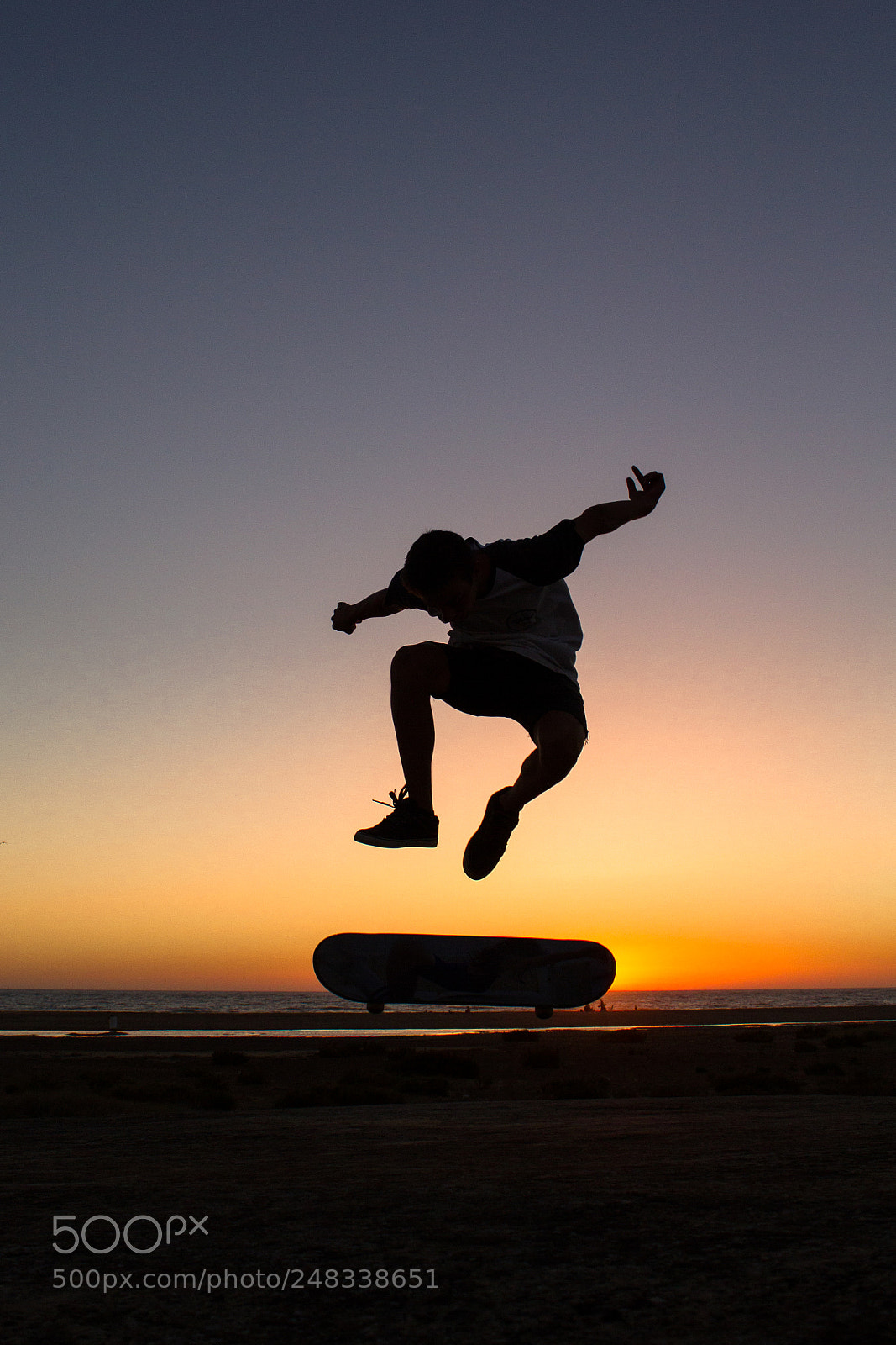 Canon EOS 550D (EOS Rebel T2i / EOS Kiss X4) sample photo. The last kickflip on photography