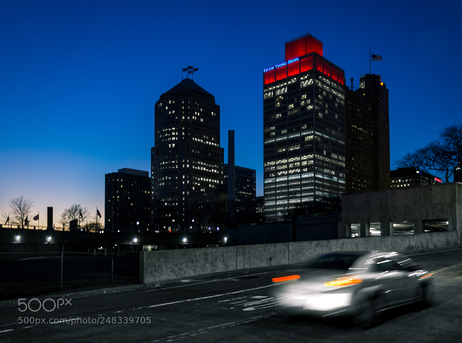 Canon EOS 1200D (EOS Rebel T5 / EOS Kiss X70 / EOS Hi) sample photo. Fleeting blue hour photography