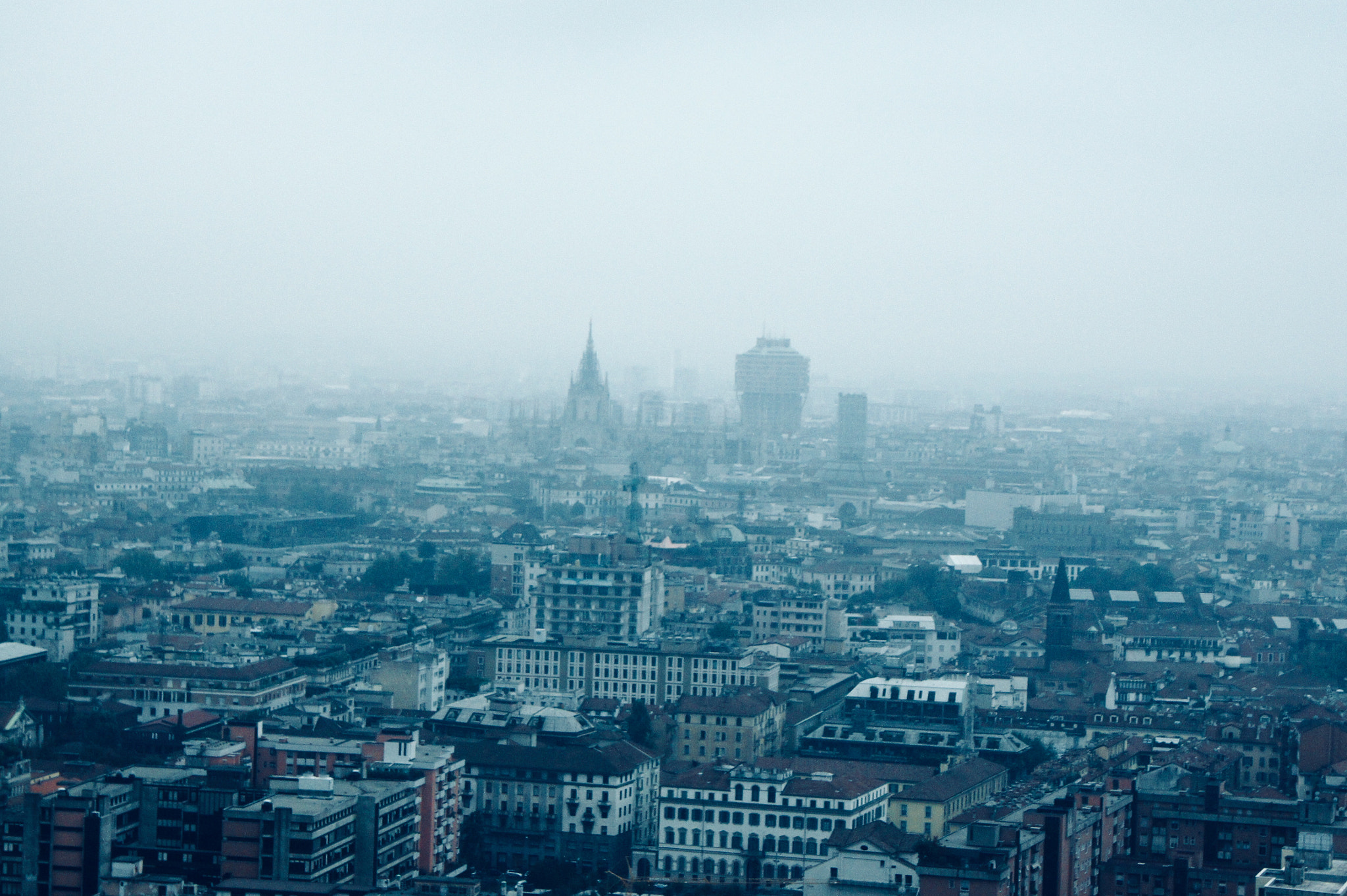 Sony Alpha DSLR-A550 sample photo. Milano dall’alto photography