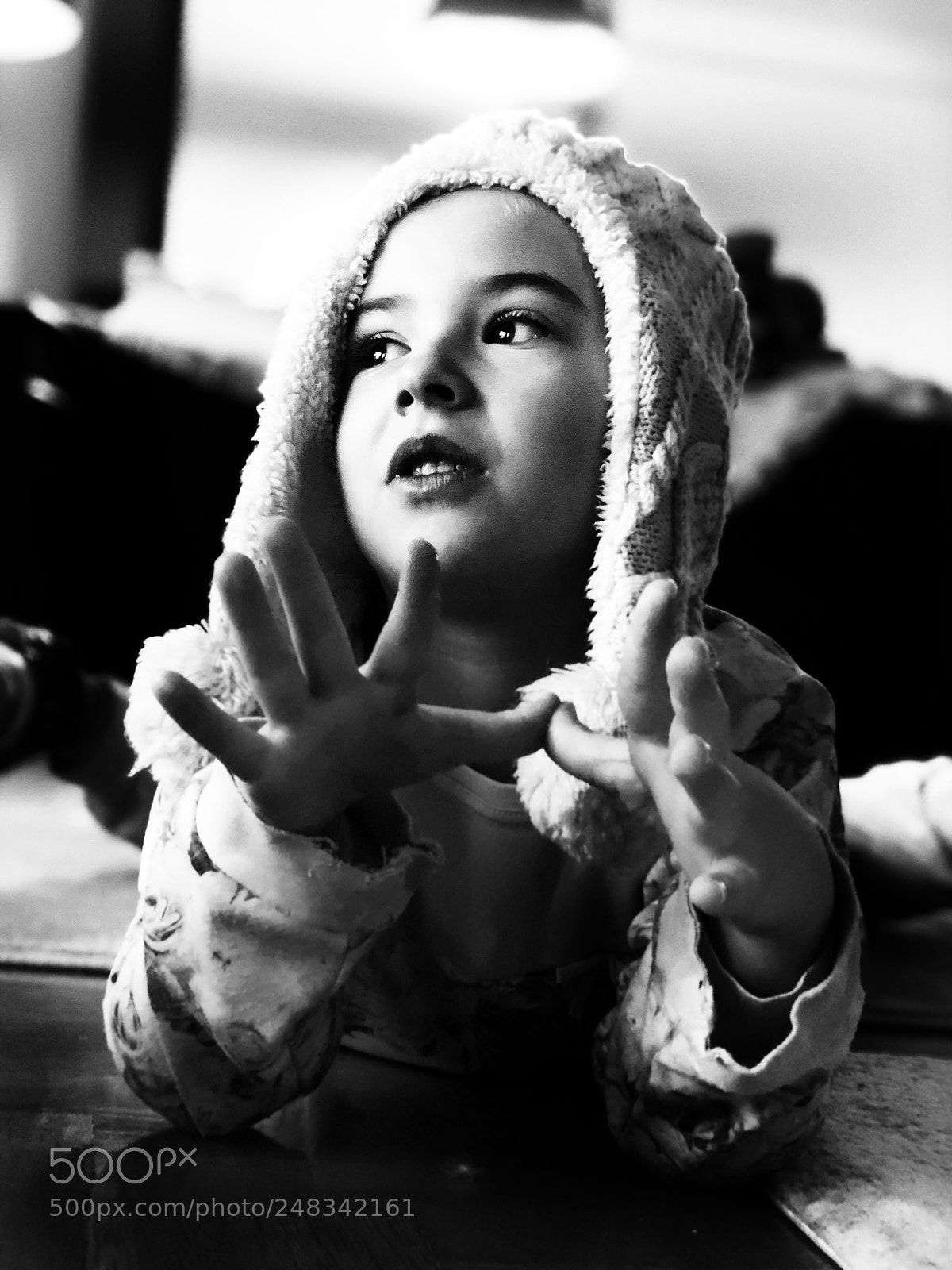 Apple iPhone X sample photo. Caught my daughter talking photography