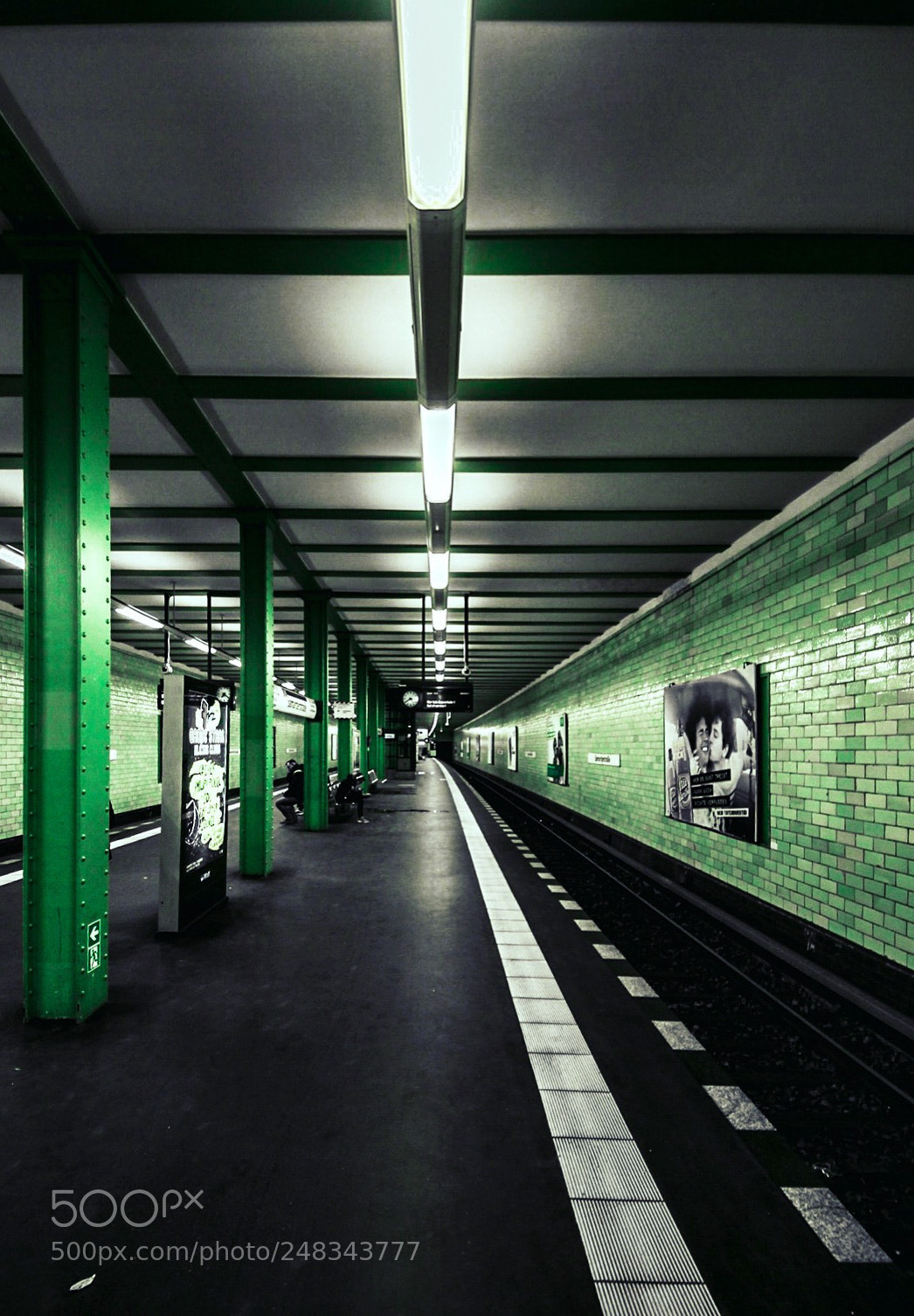 Canon EOS 600D (Rebel EOS T3i / EOS Kiss X5) sample photo. Wide u-bahn photography