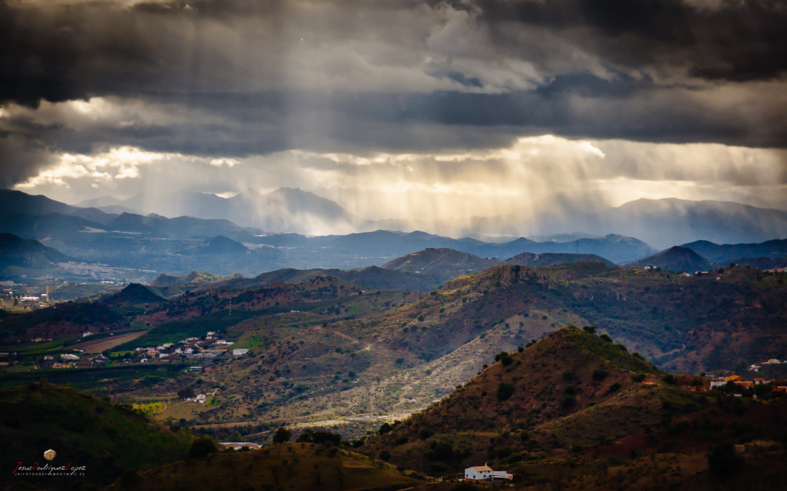 Olympus XZ-1 sample photo. Entre lluvias y claros photography