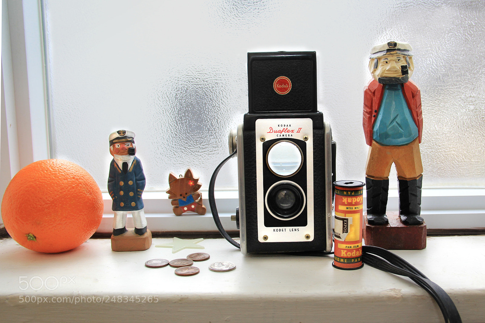 Canon EF-S 18-135mm F3.5-5.6 IS sample photo. Old kodak tlr camera photography