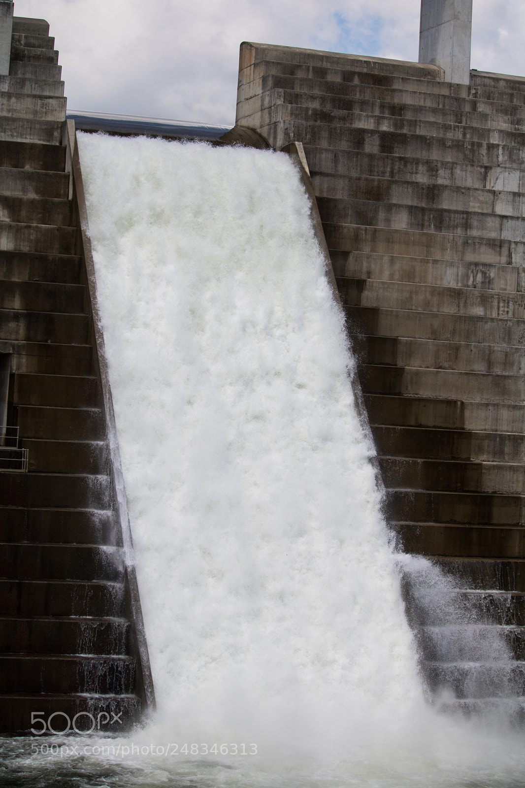 Canon EOS 750D (EOS Rebel T6i / EOS Kiss X8i) sample photo. Hinze dam photography