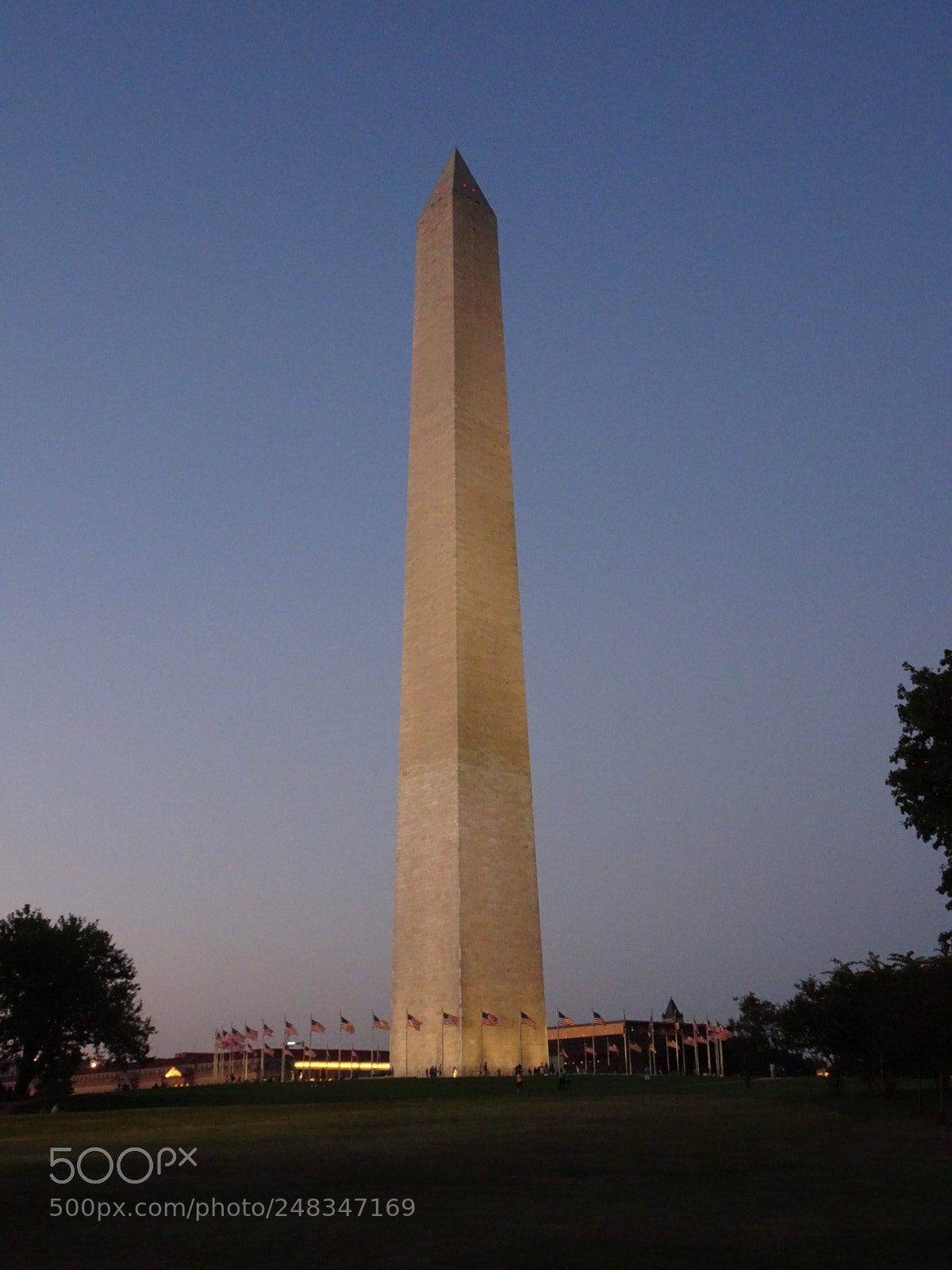 Sony Cyber-shot DSC-HX80 sample photo. Washington monument at dusk photography