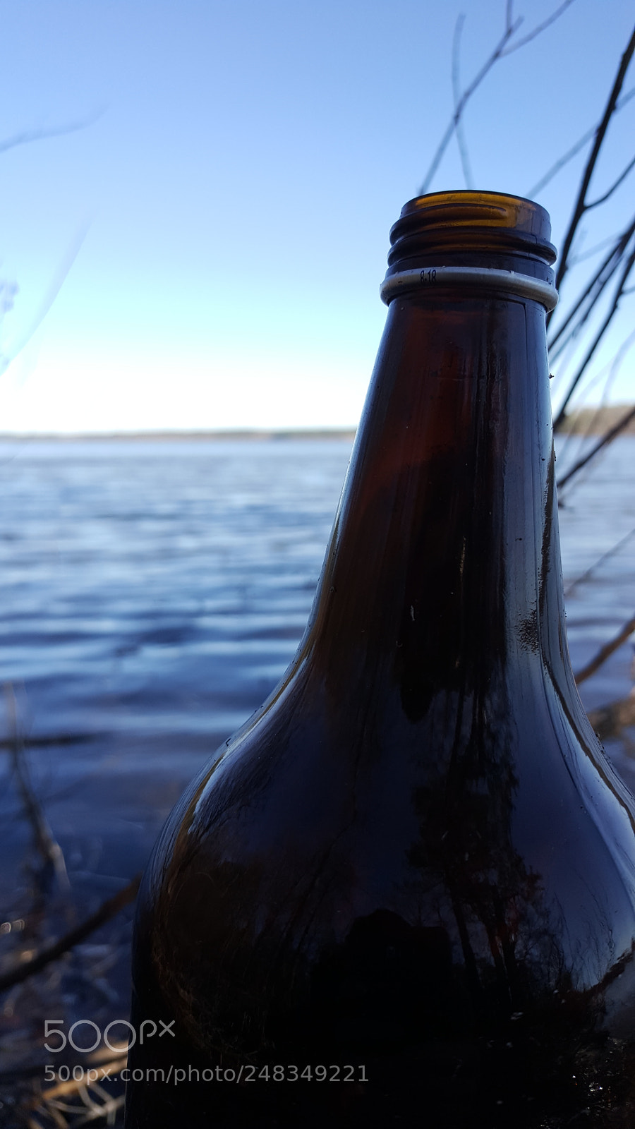 Samsung Galaxy Note5 sample photo. Bottle and lake photography