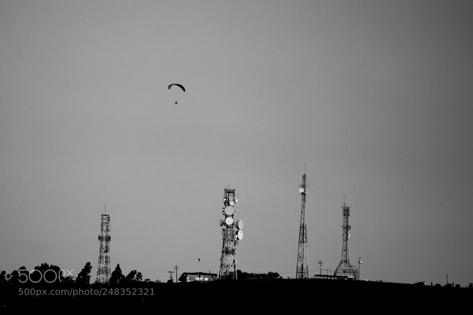 Canon EOS 1200D (EOS Rebel T5 / EOS Kiss X70 / EOS Hi) sample photo. Paragliding photography