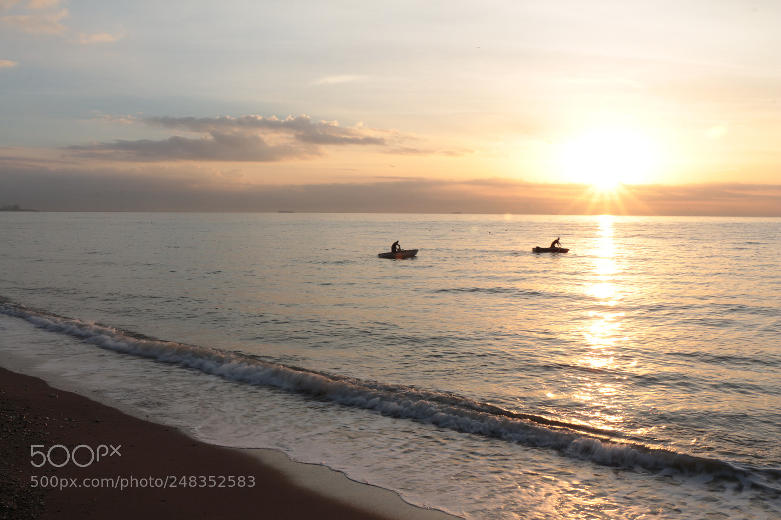 Canon EOS 700D (EOS Rebel T5i / EOS Kiss X7i) sample photo. Sunrise and fishermen photography