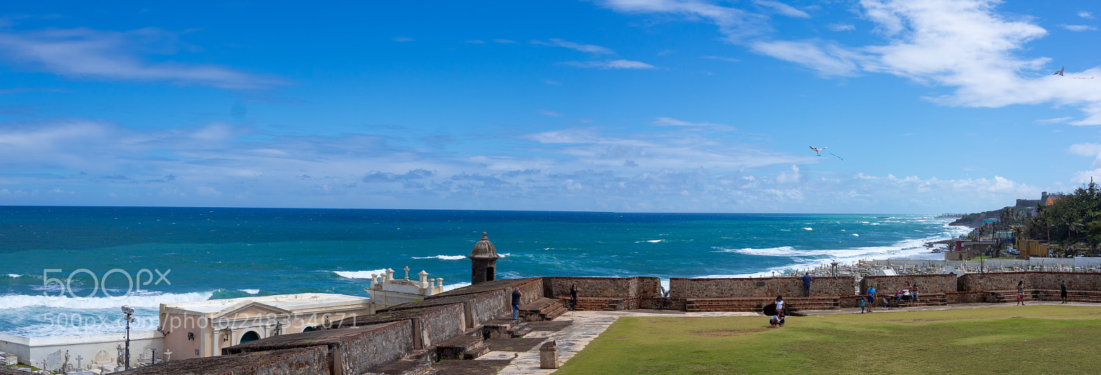 Olympus OM-D E-M10 II sample photo. A view from castillo photography