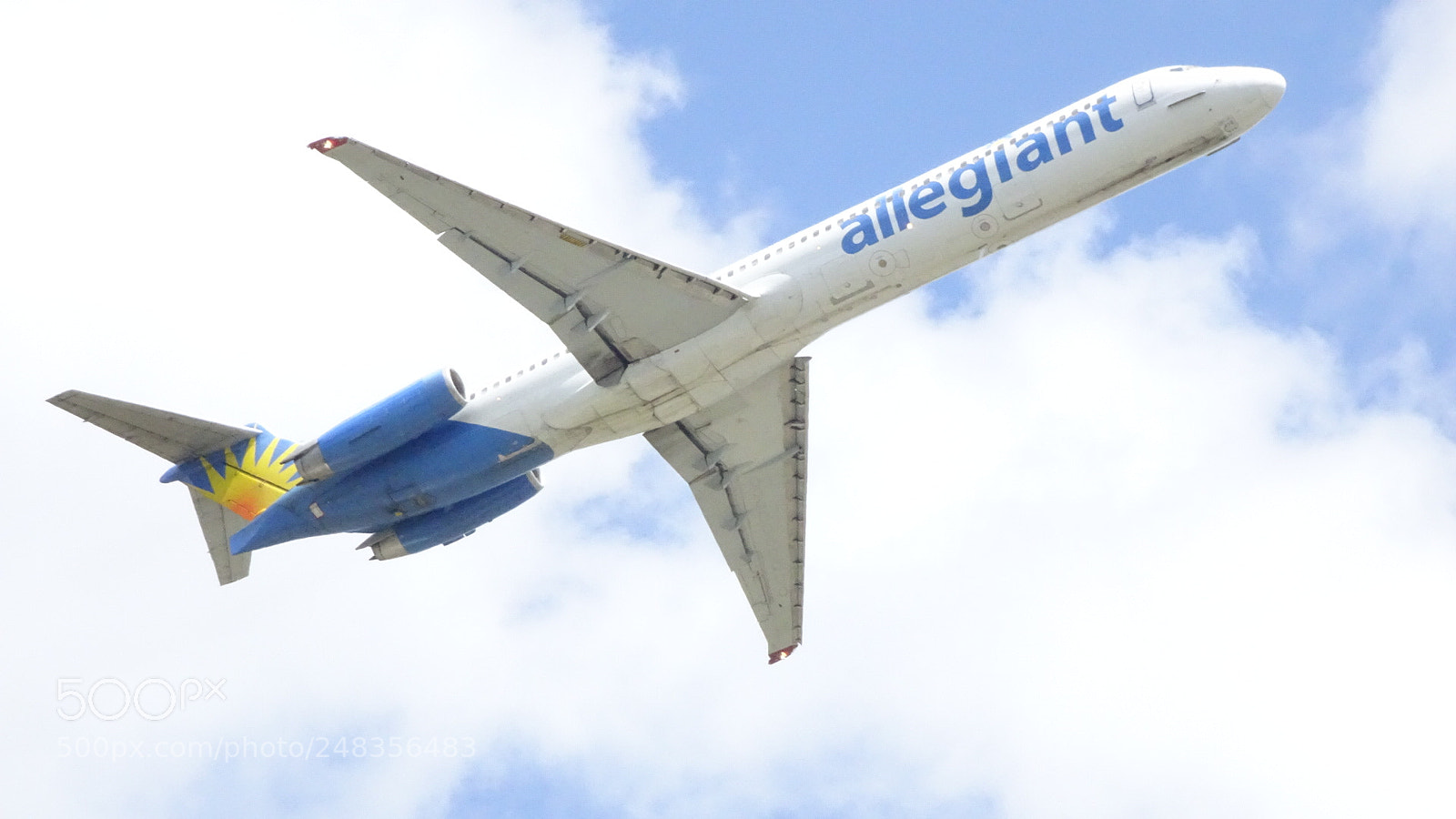 Sony Cyber-shot DSC-HX80 sample photo. Allegiant md-80 departing from photography