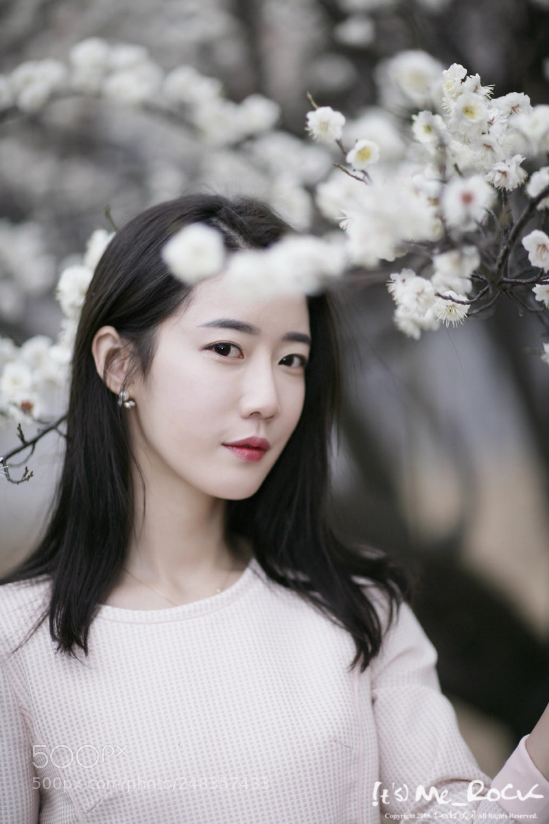 Canon EOS-1Ds Mark II sample photo. Plum, woman photography