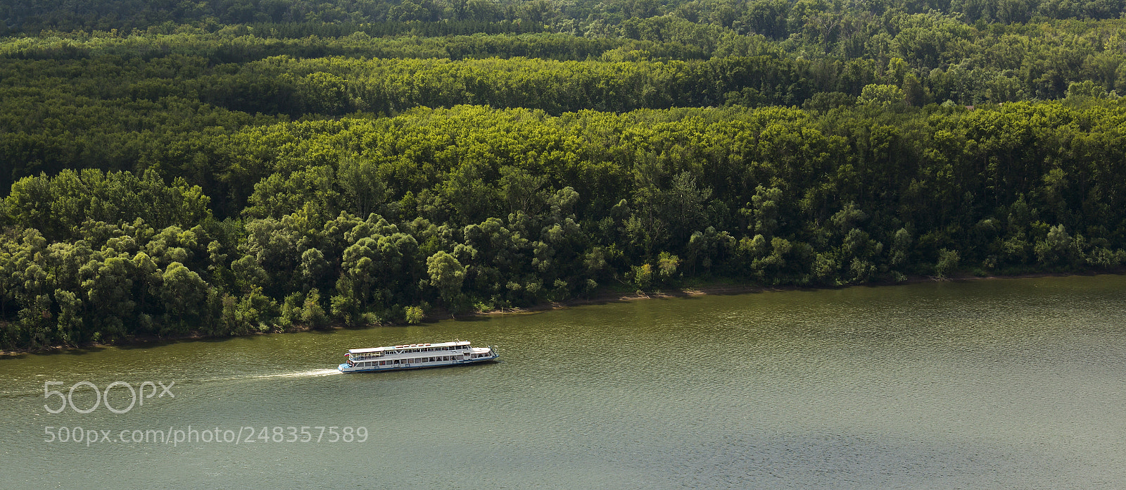 Canon EOS 650D (EOS Rebel T4i / EOS Kiss X6i) sample photo. Motor ship on the photography