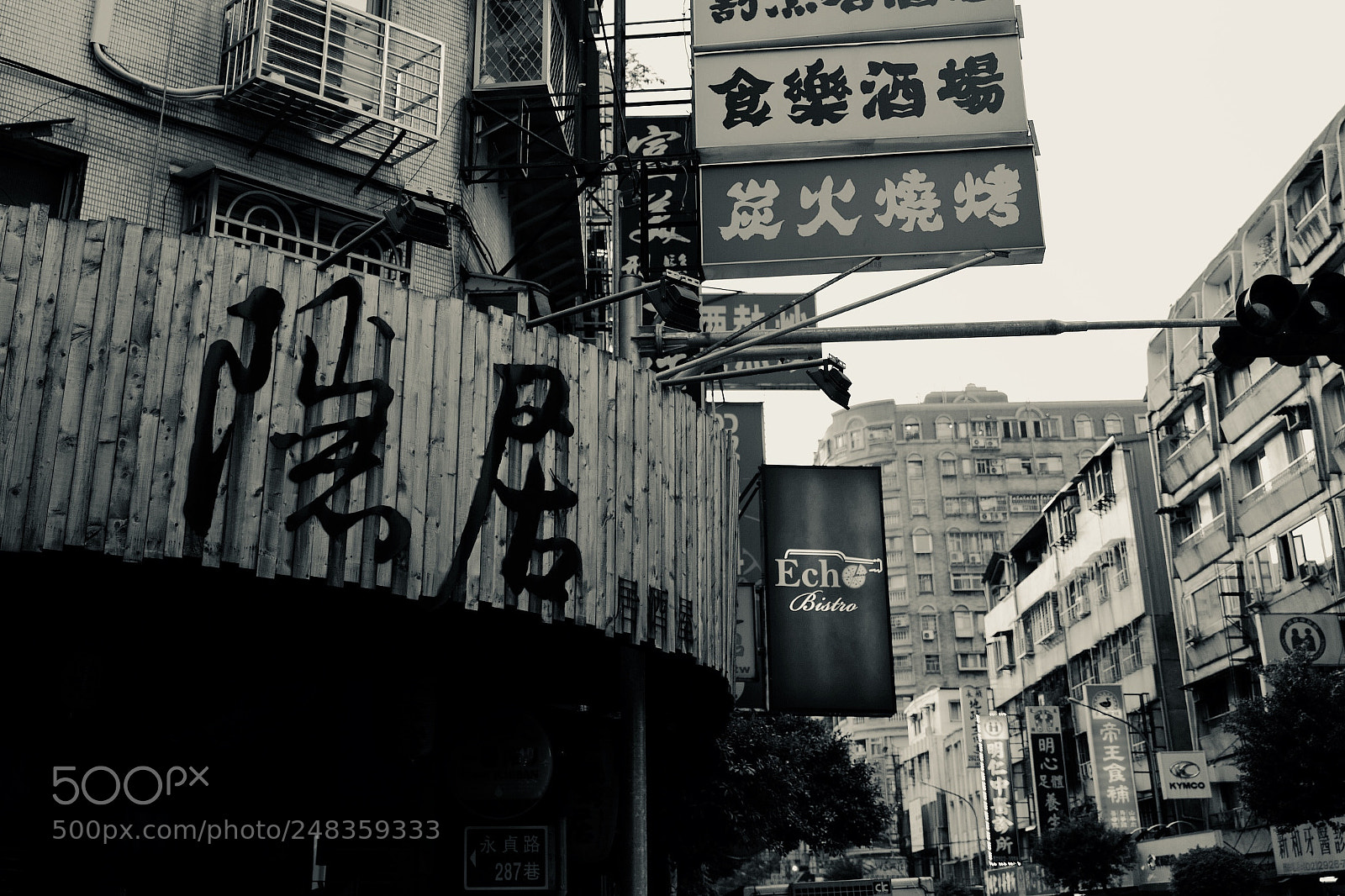 Leica Q (Typ 116) sample photo. 一家居酒屋 photography