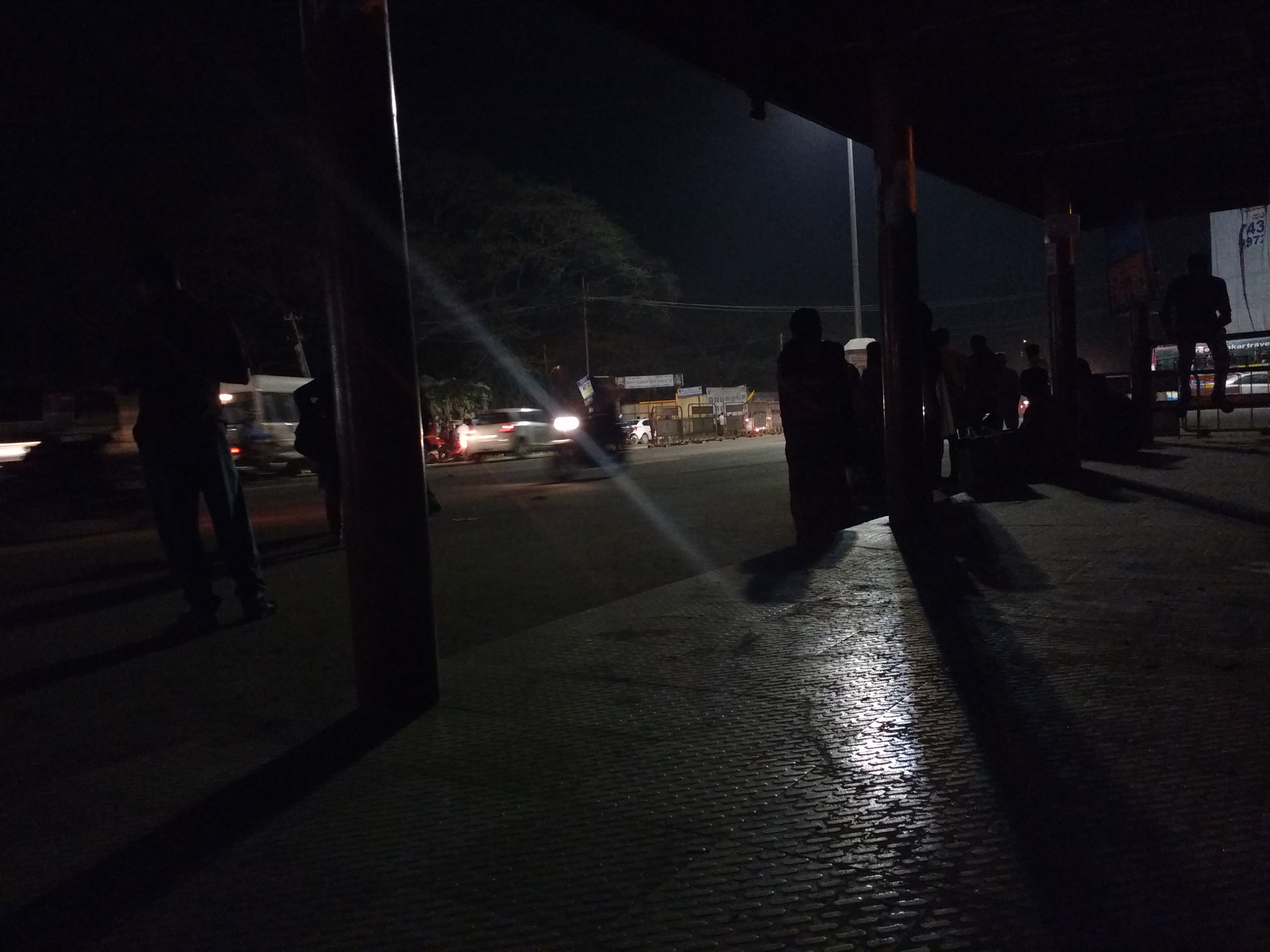 Motorola Moto G Turbo Edition sample photo. In the gloom, we await photography