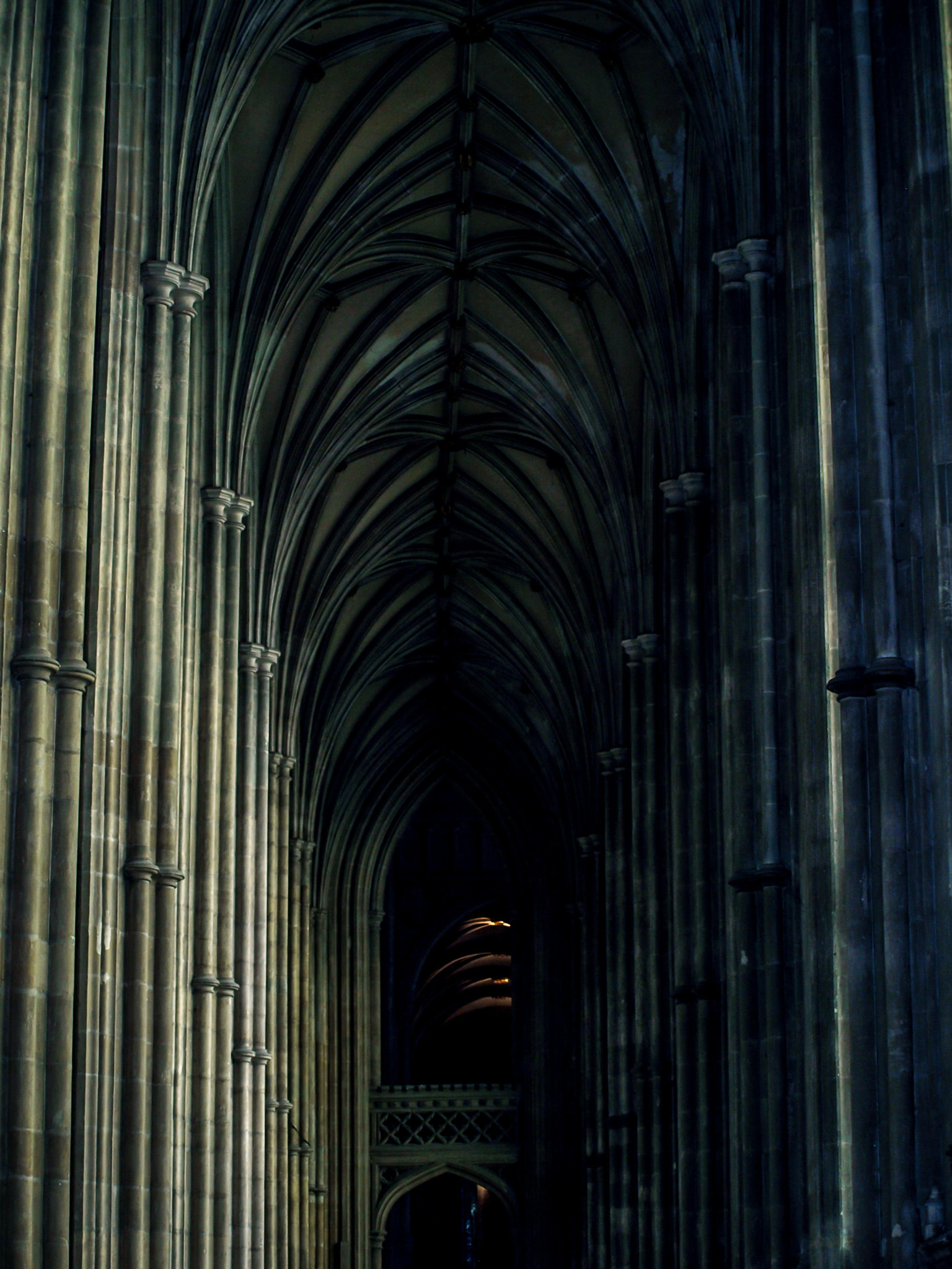 Olympus E-410 (EVOLT E-410) sample photo. Pure gothic at canterbury cathedral photography