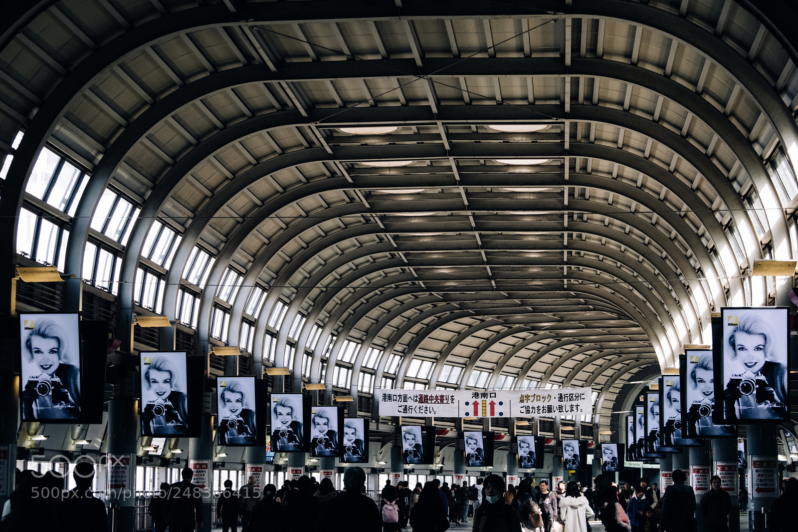 Fujifilm X-Pro2 sample photo. Concourse photography