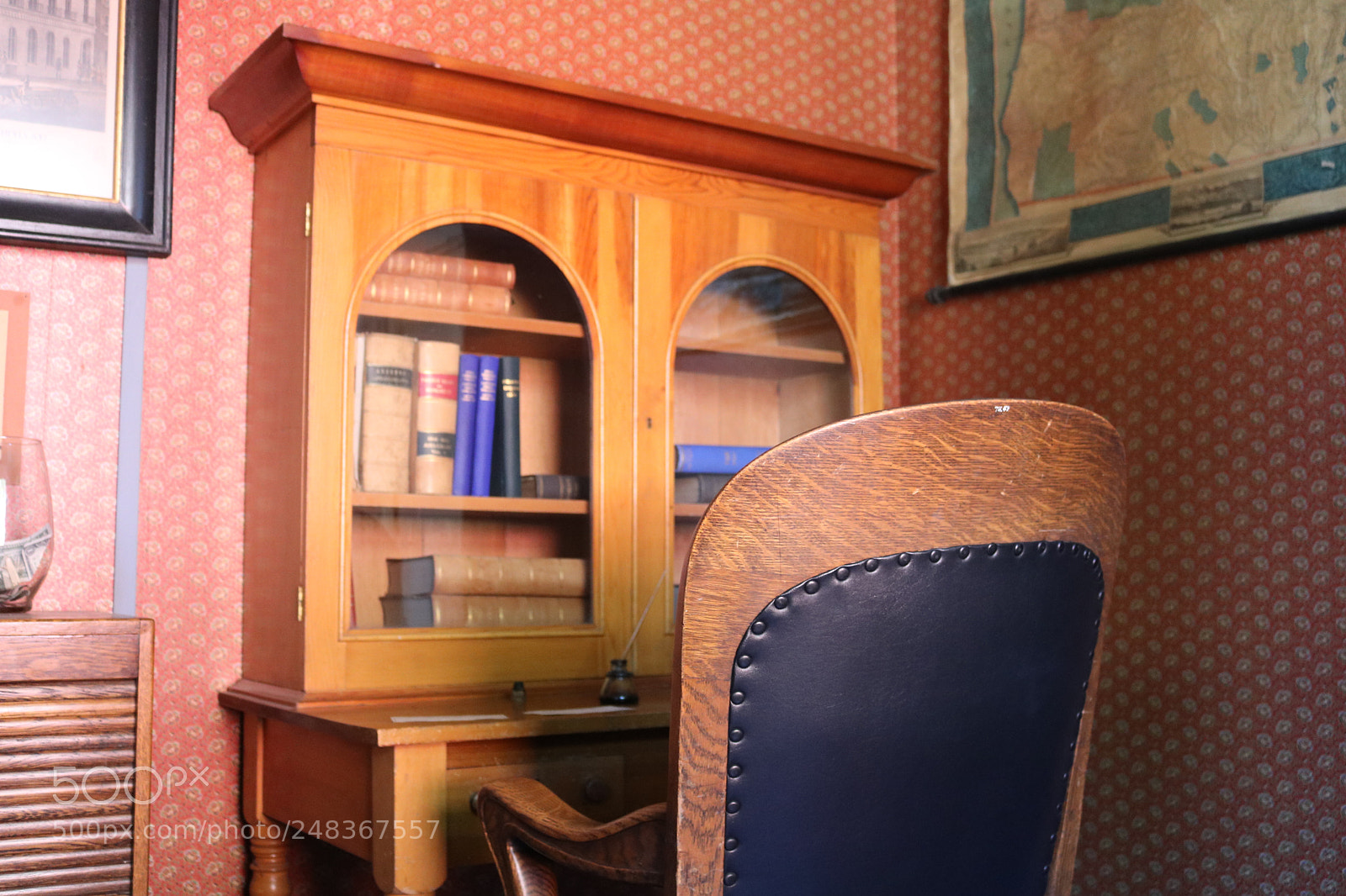 Canon EOS 750D (EOS Rebel T6i / EOS Kiss X8i) sample photo. Bank office photography