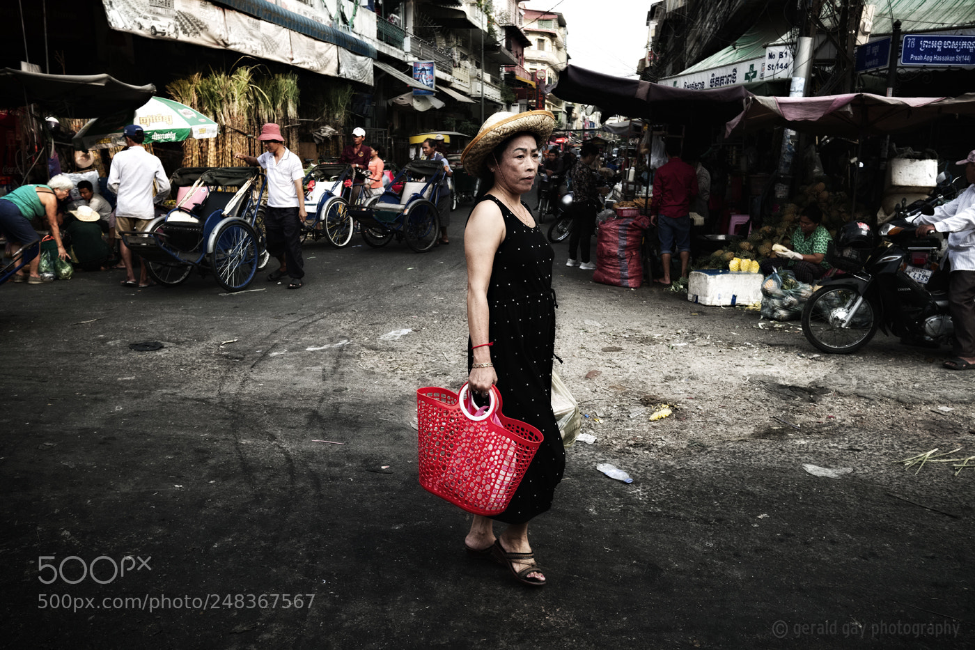 Fujifilm X-T2 sample photo. The red basket photography