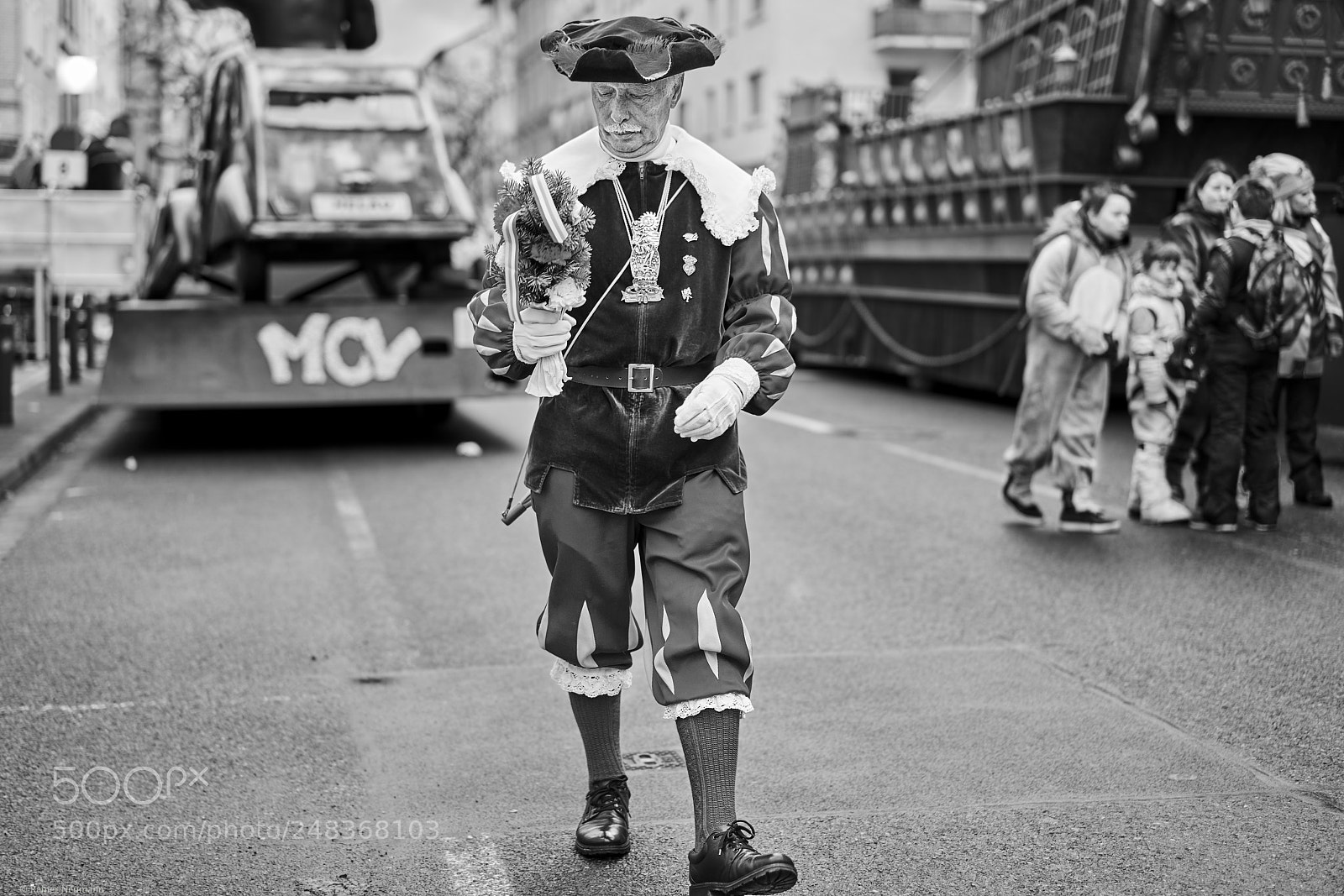 Sony a7R II sample photo. Mann 379 b&w photography