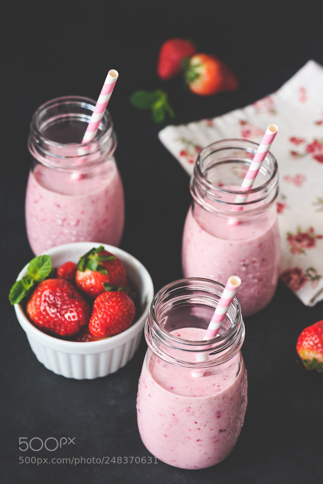 Nikon D810 sample photo. Strawberry raspberry smoothie in photography