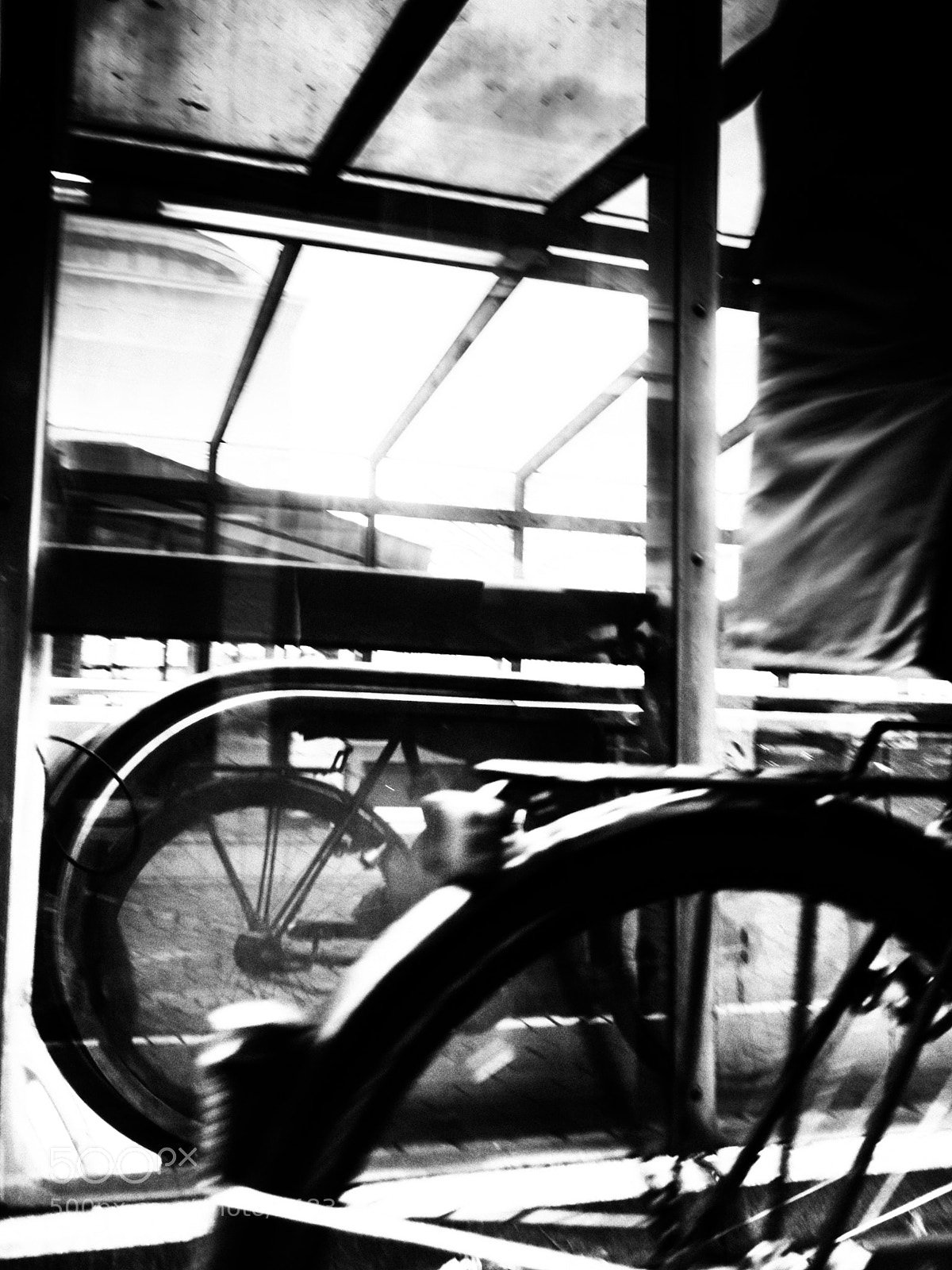 Olympus OM-D E-M5 sample photo. Watching the wheels photography