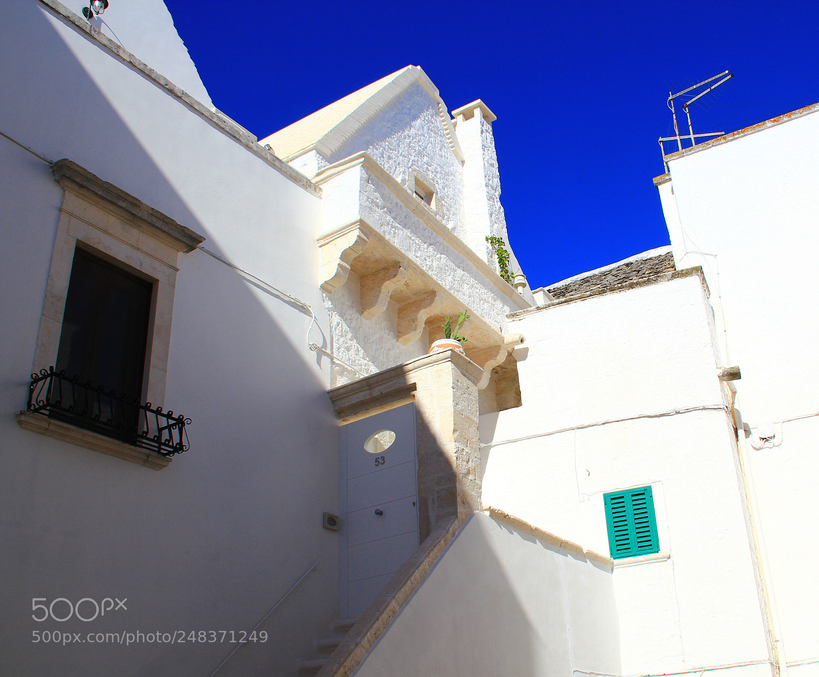 Canon EOS 550D (EOS Rebel T2i / EOS Kiss X4) sample photo. Ostuni les maisons blanches photography